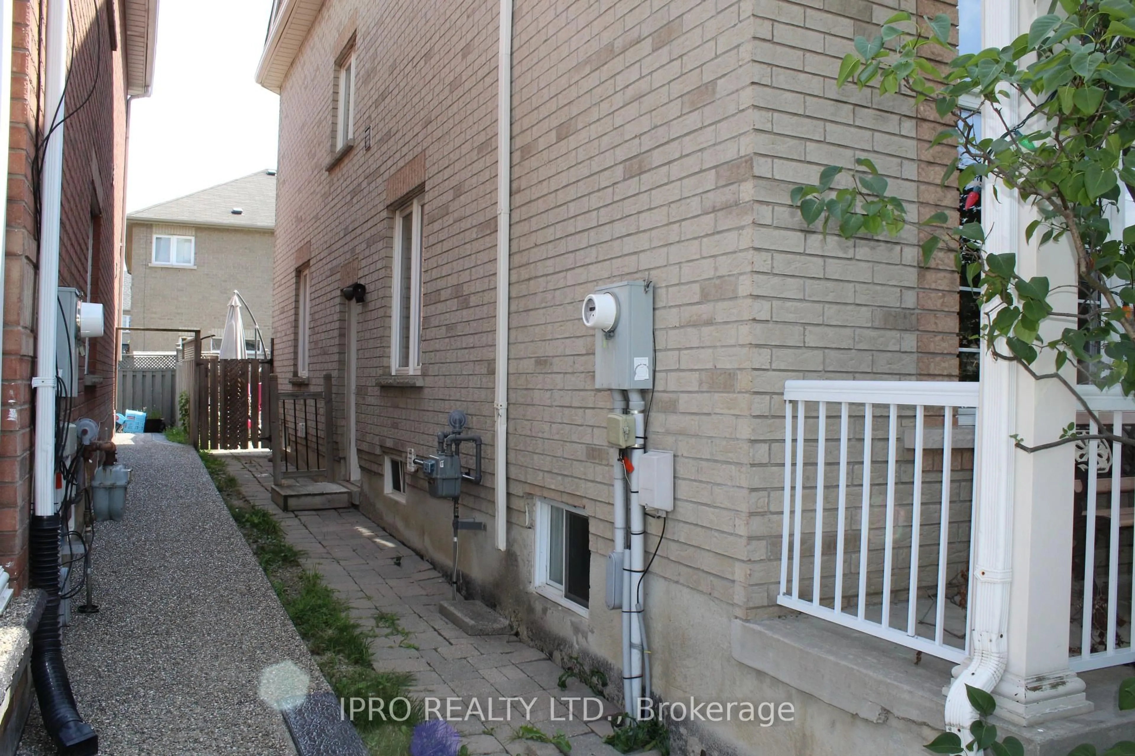 Patio, street for 67 Masters Green Cres, Brampton Ontario L7A 3K6