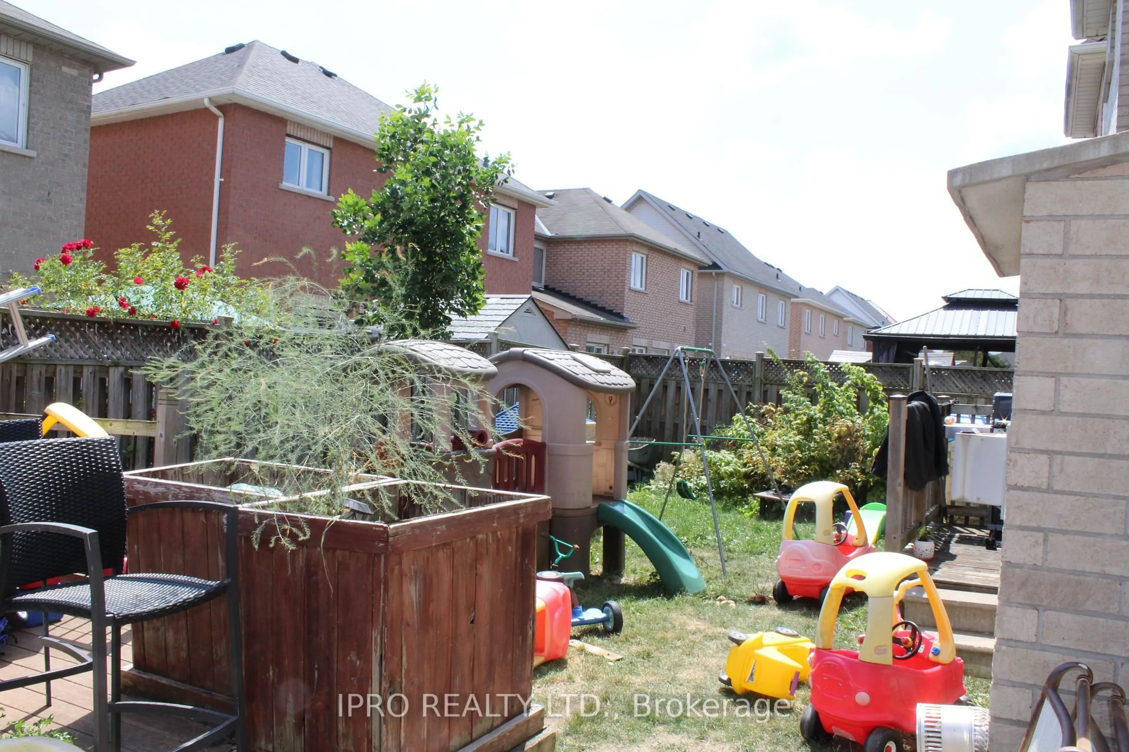 Patio, street for 67 Masters Green Cres, Brampton Ontario L7A 3K6