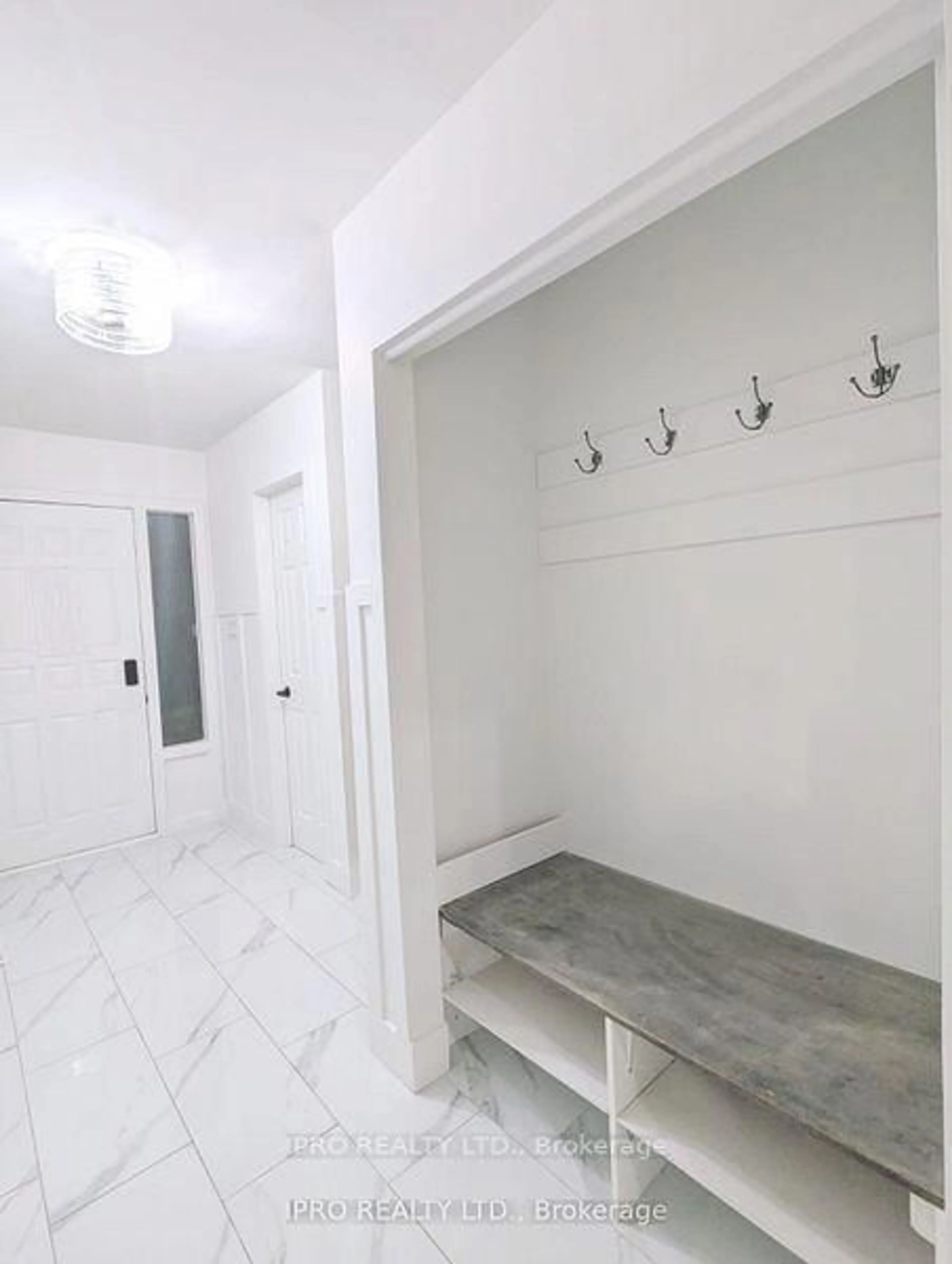 Indoor entryway for 52 Vodden Crt, Brampton Ontario L6V 2V7