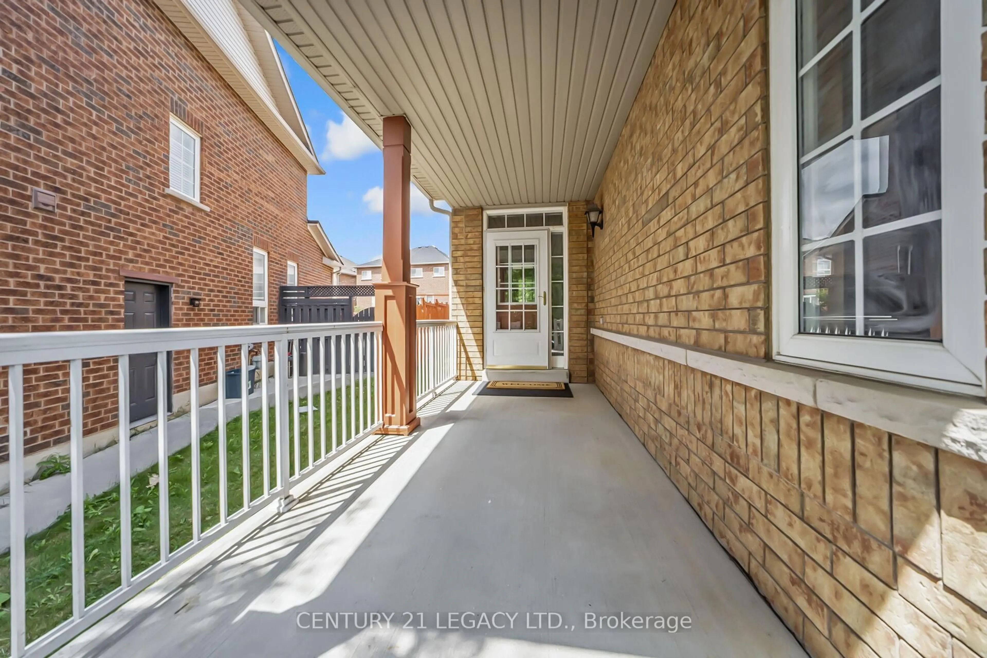 Patio, street for 11 Nathaniel Cres, Brampton Ontario L6Y 5M4
