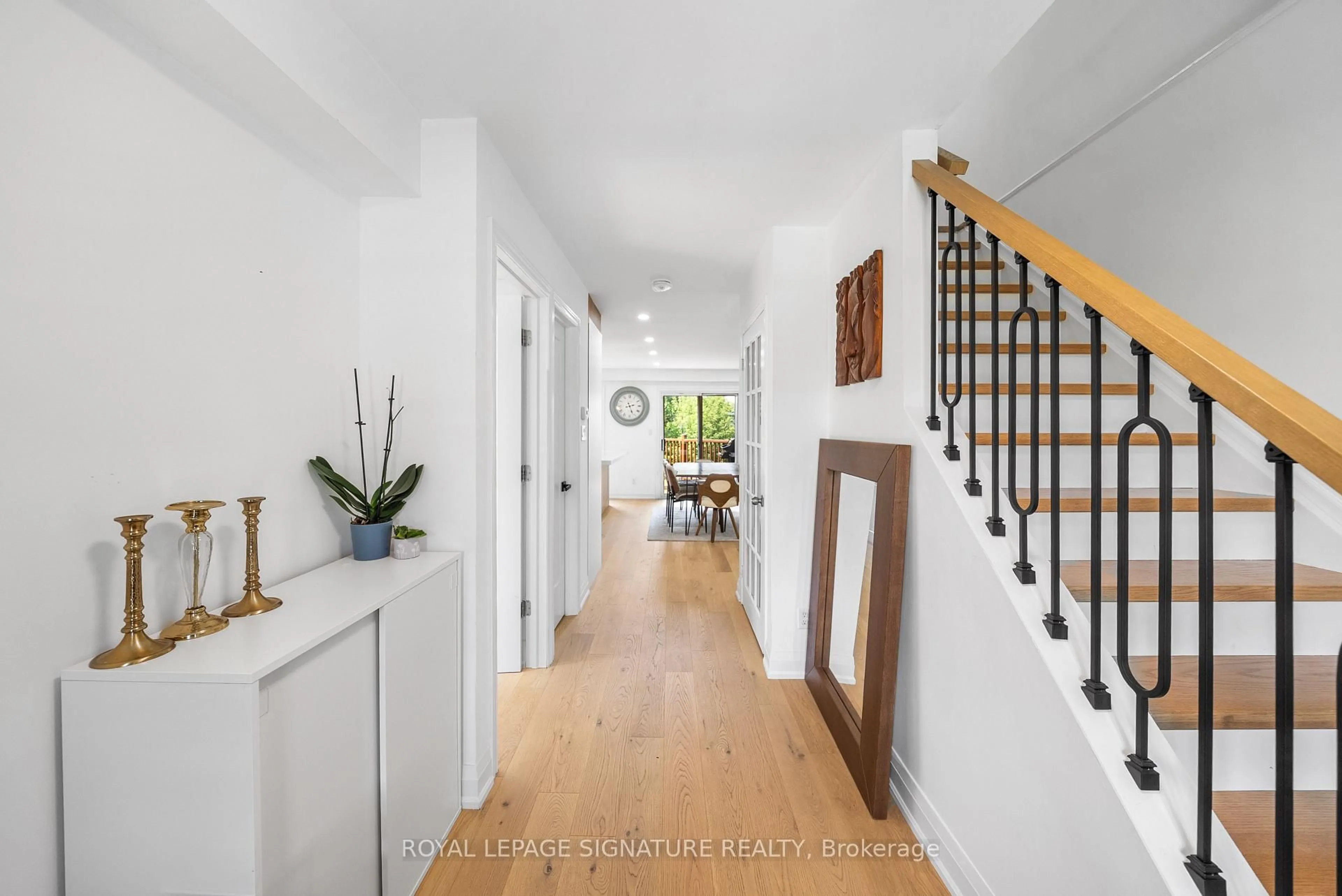 Indoor entryway for 134 Ridgebank Crt, Caledon Ontario L7E 4V9