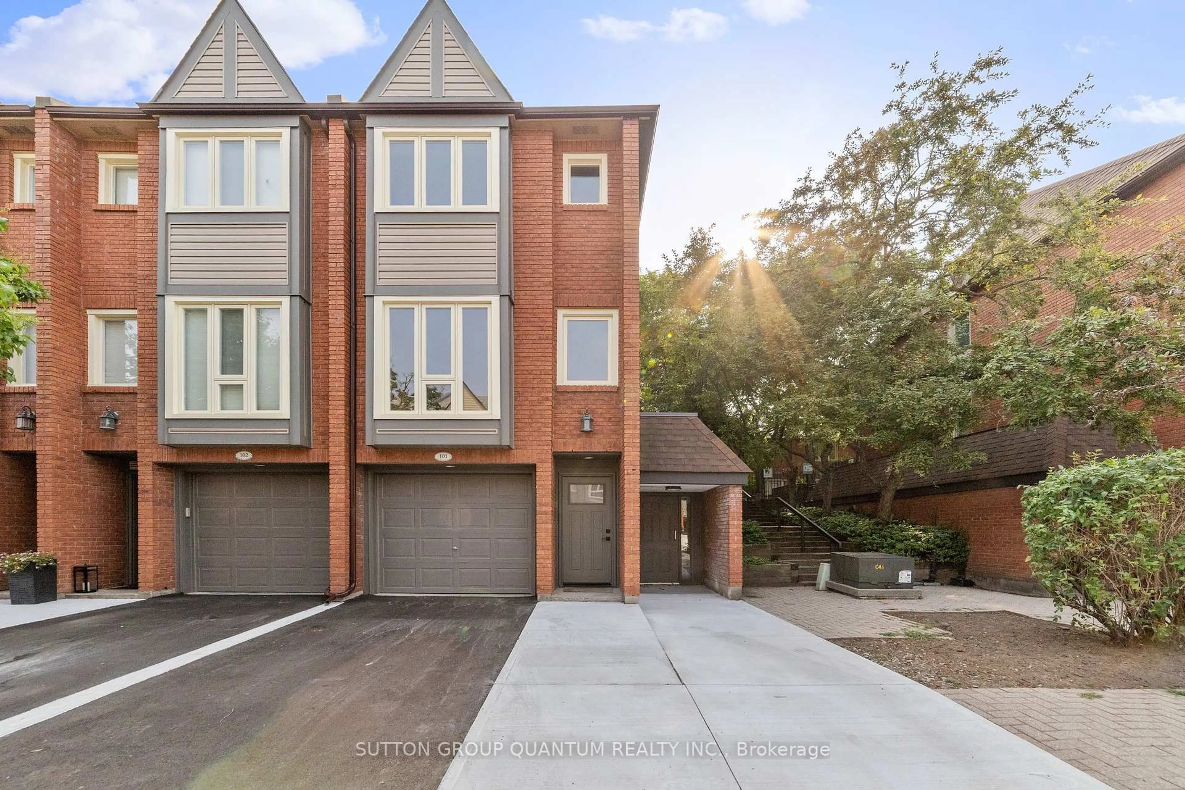 A pic from outside/outdoor area/front of a property/back of a property/a pic from drone, street for 895 Maple Ave #101, Burlington Ontario L7S 2H7