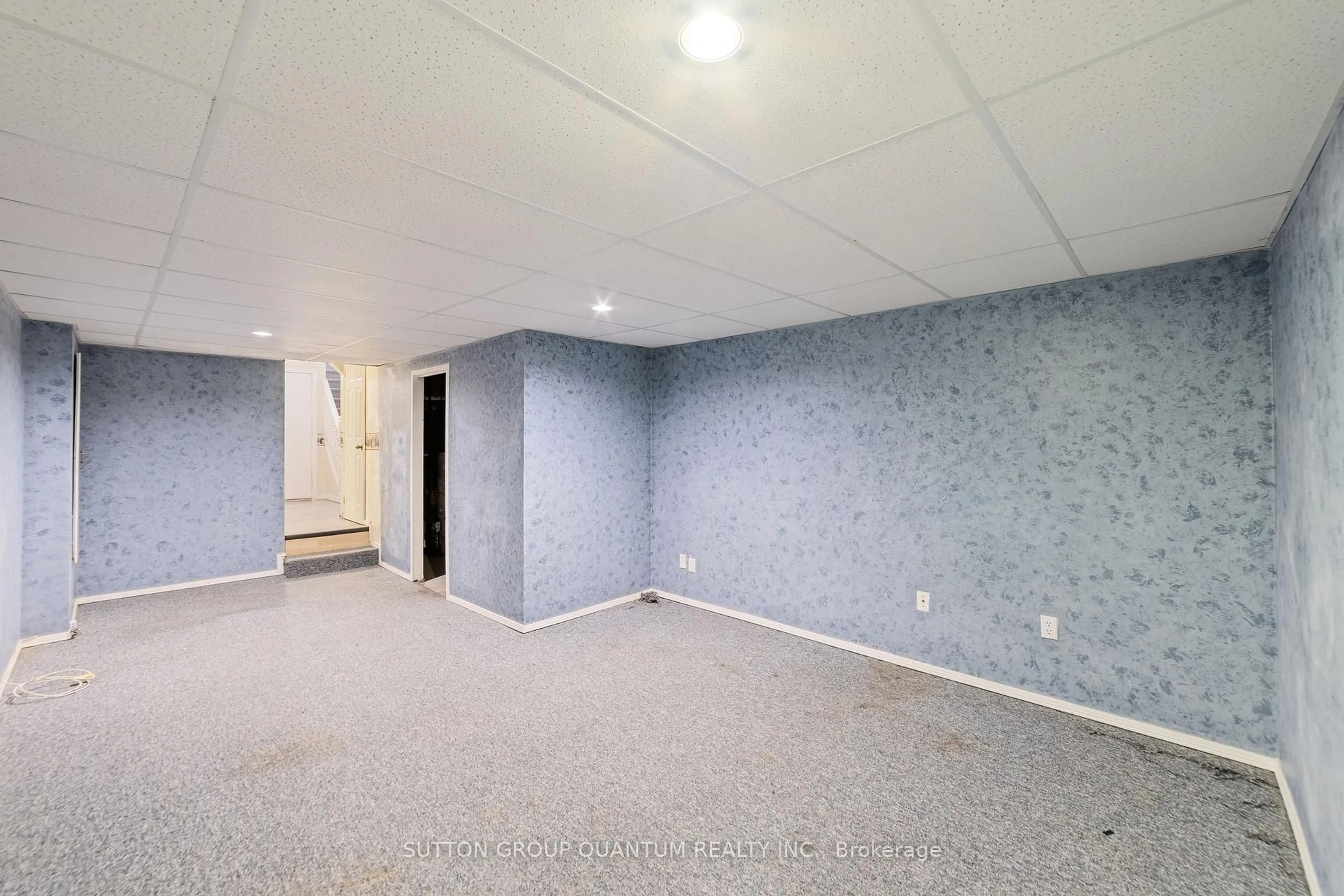 A pic of a room for 895 Maple Ave #101, Burlington Ontario L7S 2H7