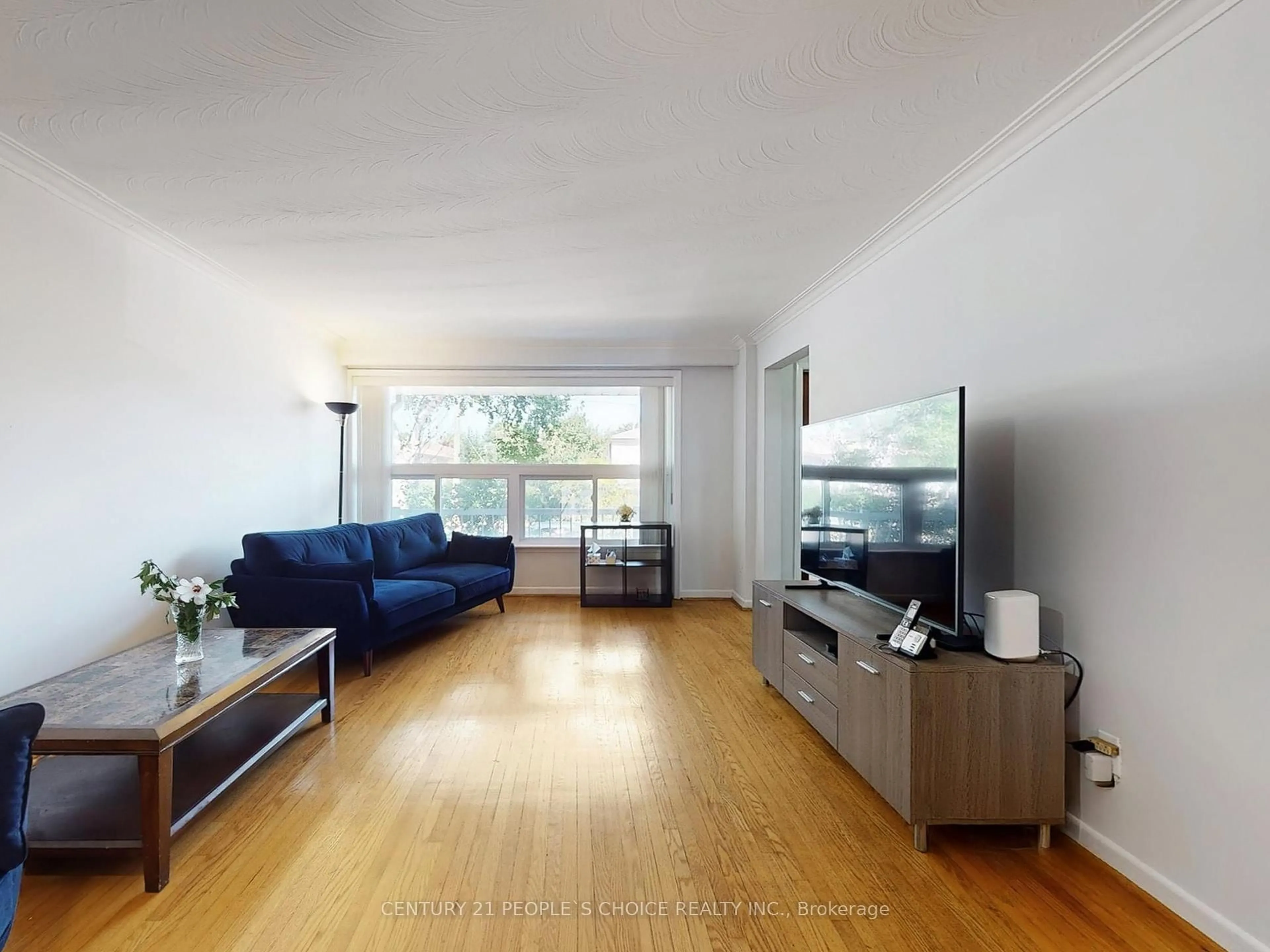 Living room with furniture, unknown for 42 Clayhall Cres, Toronto Ontario M3J 1W6