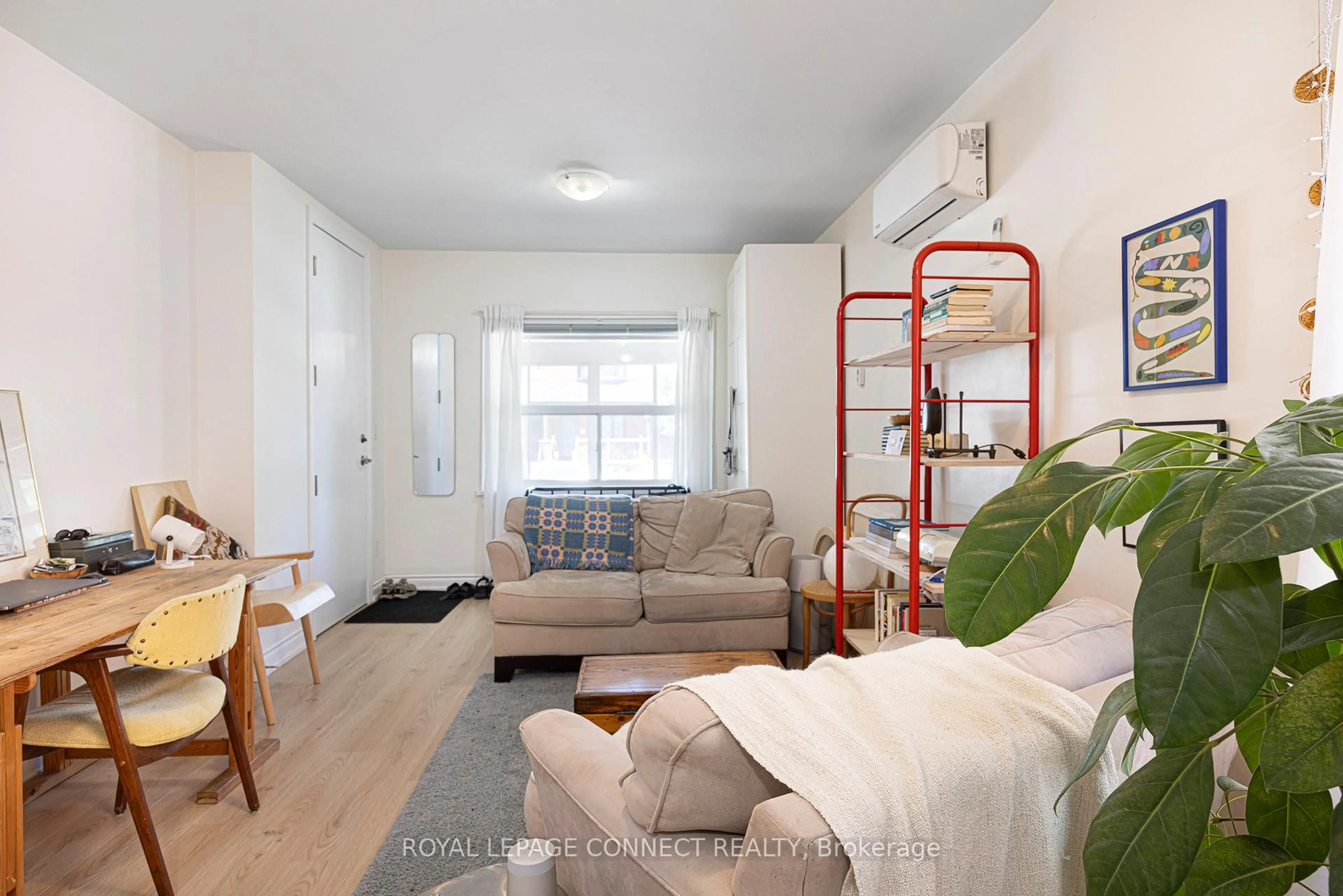 Living room with furniture, unknown for 5 Rosethorn Ave, Toronto Ontario M6N 3K7