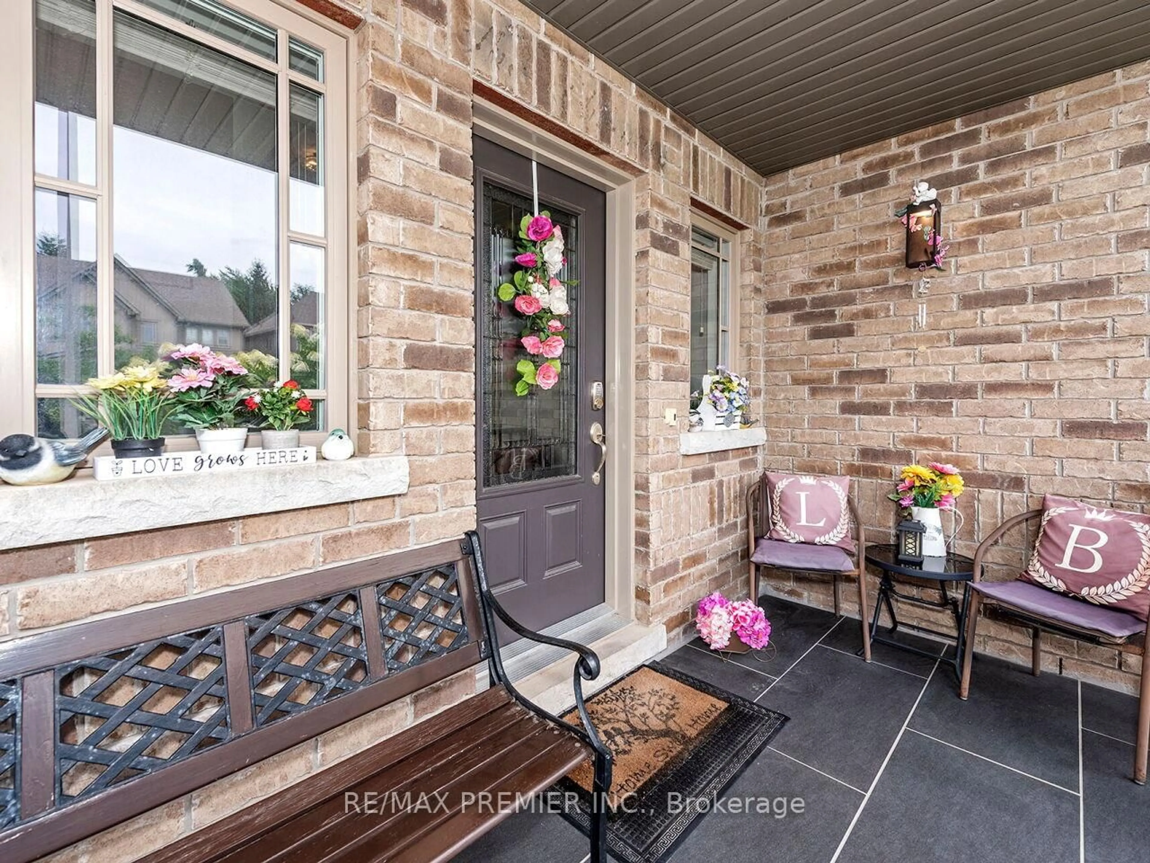 Indoor entryway for 78 Wardlaw Ave, Orangeville Ontario L9W 6M3