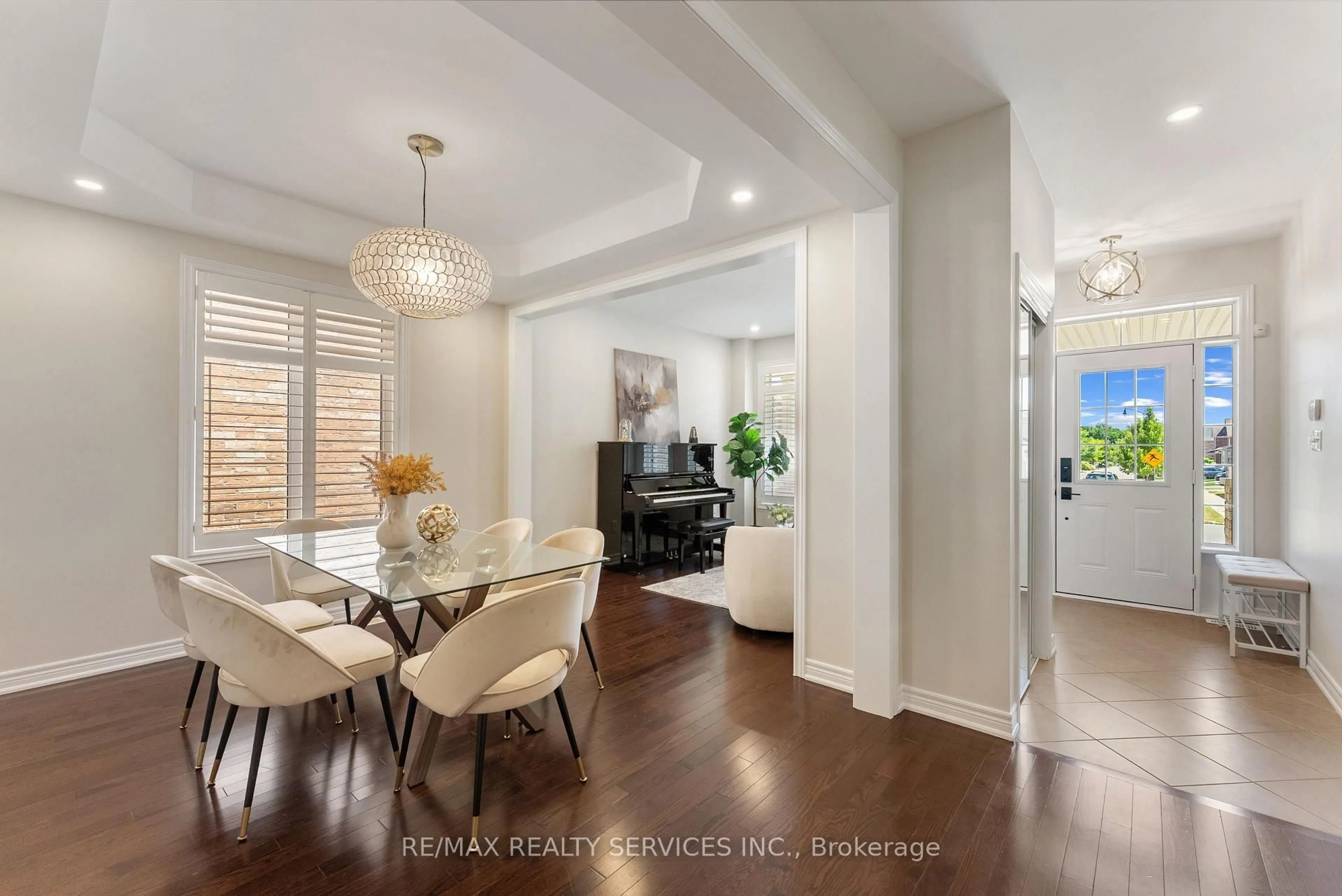 Dining room, unknown for 24 George Robinson Dr, Brampton Ontario L6Y 2M7
