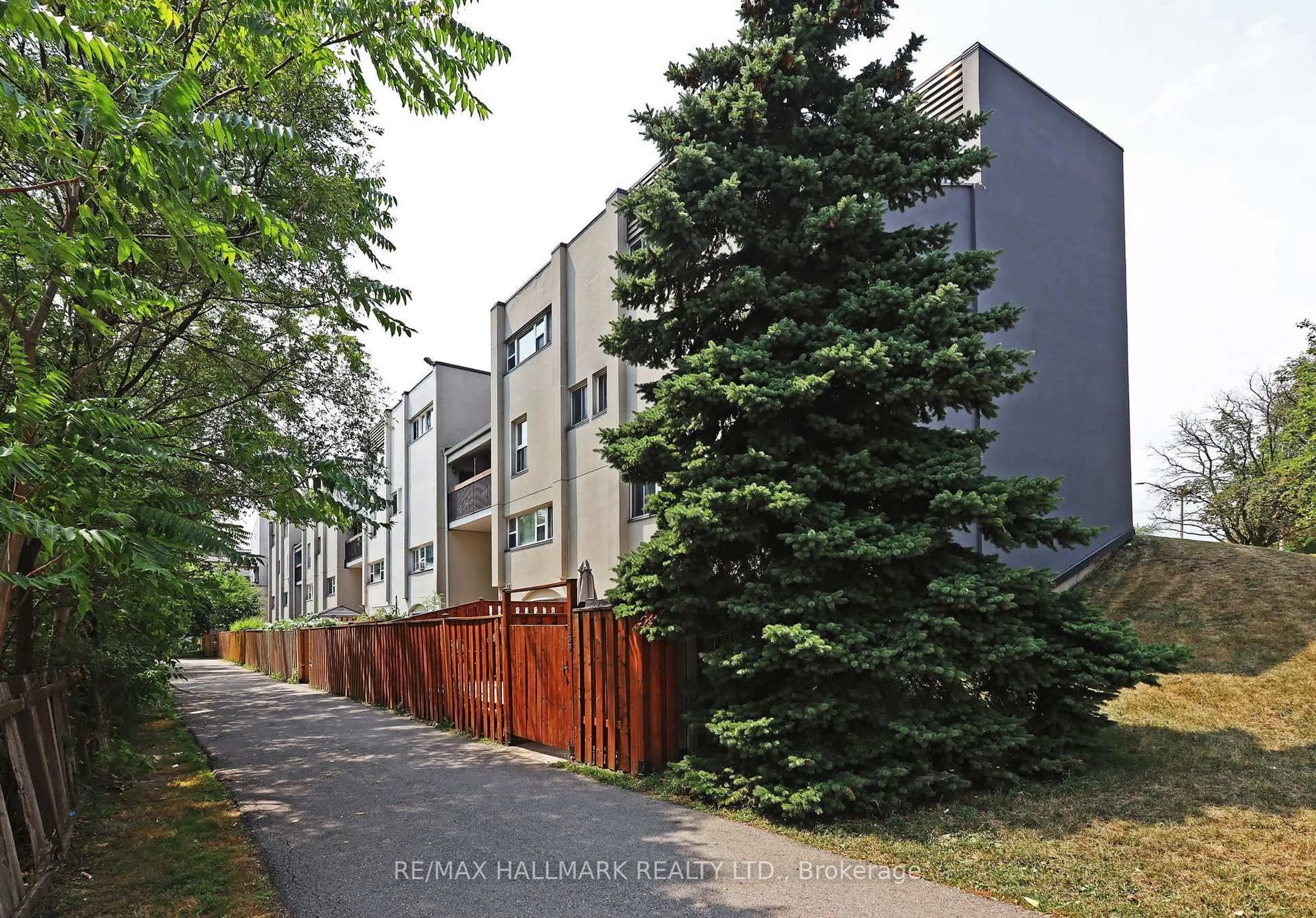 Unknown for 3040 Constitution Blvd #130, Mississauga Ontario L4Y 3X7