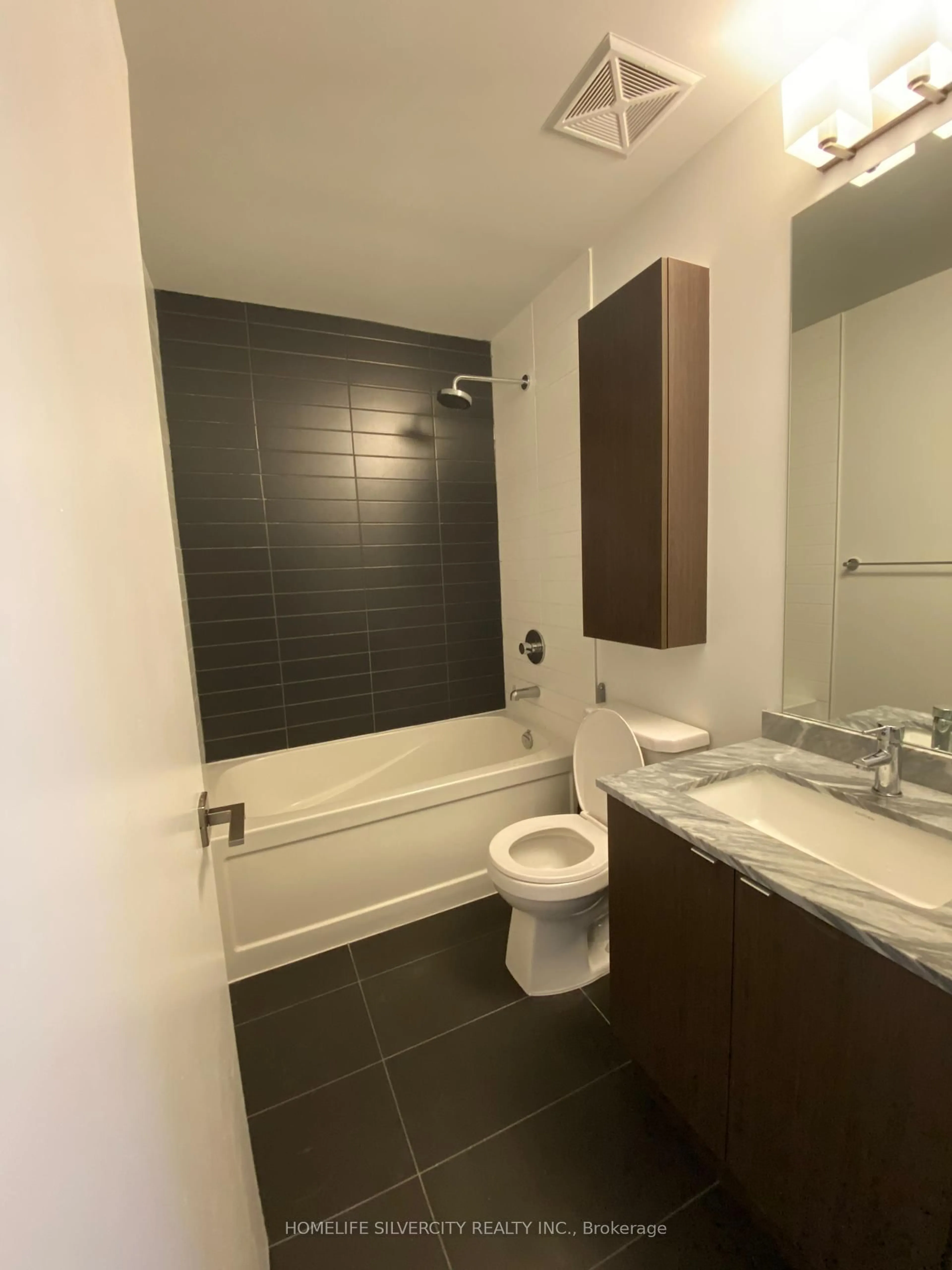 Standard bathroom, unknown for 4055 Parkside Village Dr #512, Mississauga Ontario L5B 0K8