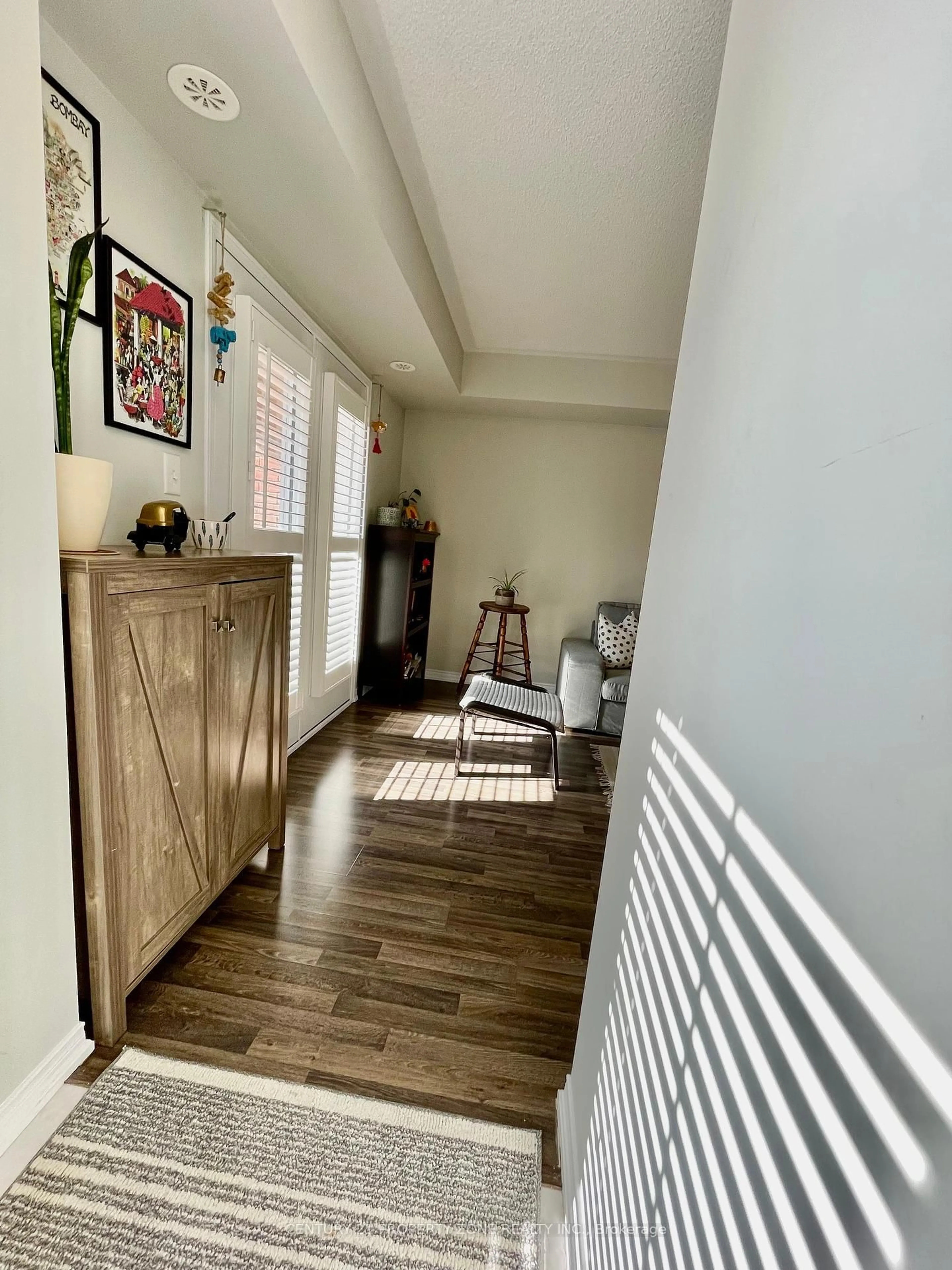 Indoor entryway for 2500 Post Rd #20, Oakville Ontario L6H 0K1