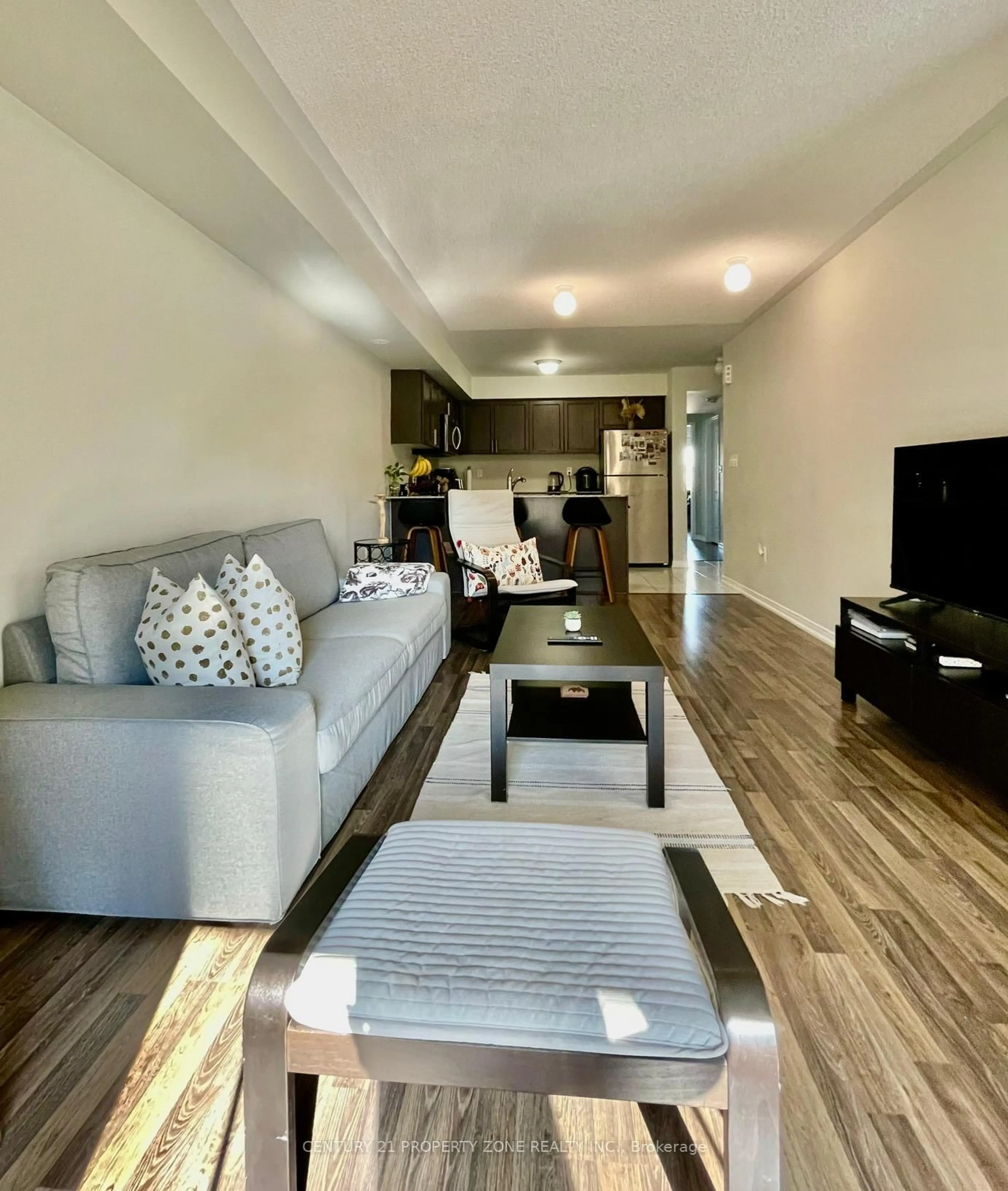 Living room with furniture, unknown for 2500 Post Rd #20, Oakville Ontario L6H 0K1