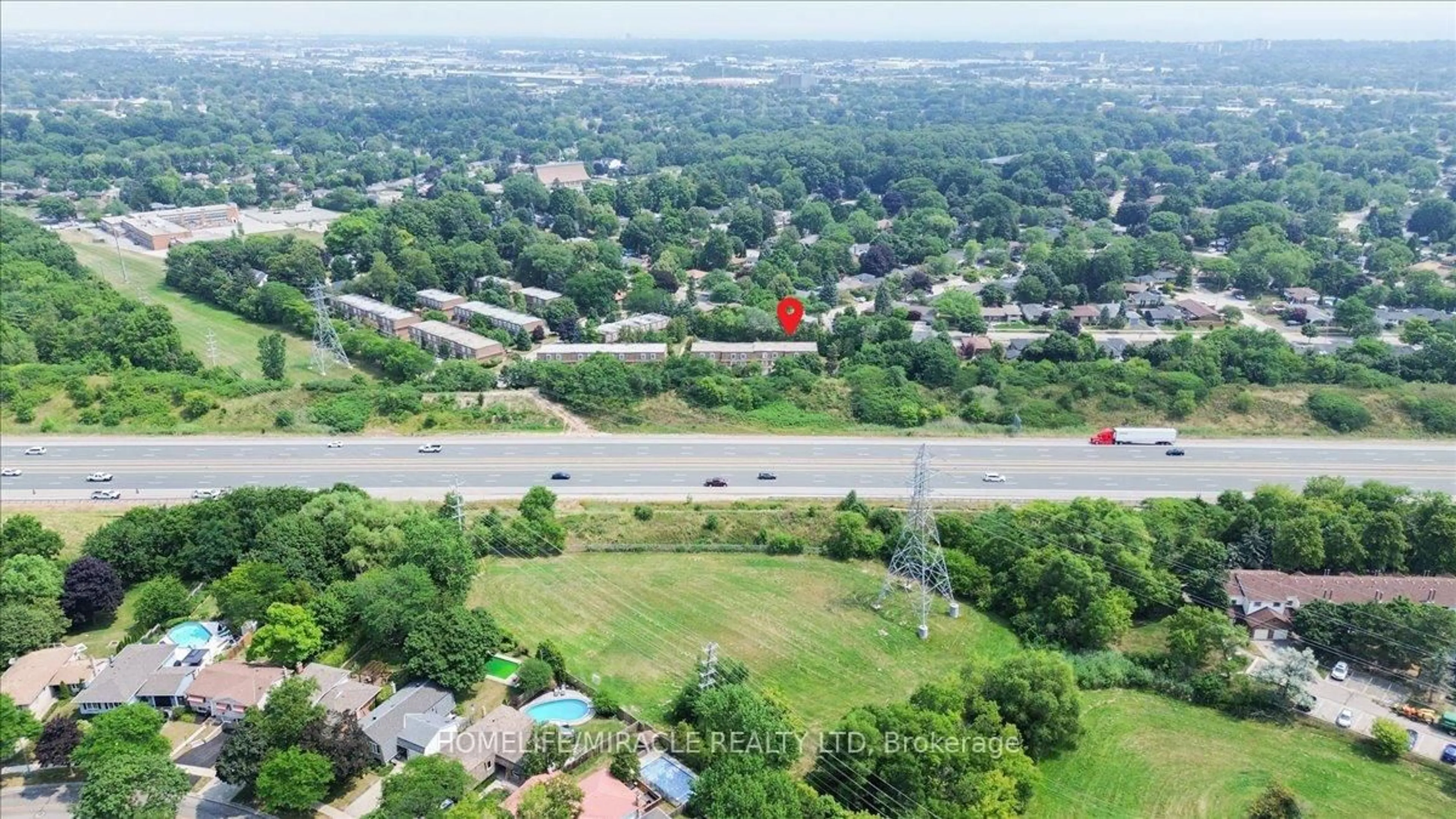 A pic from outside/outdoor area/front of a property/back of a property/a pic from drone, unknown for 1548 Westminster Pl, Burlington Ontario L7P 2B5