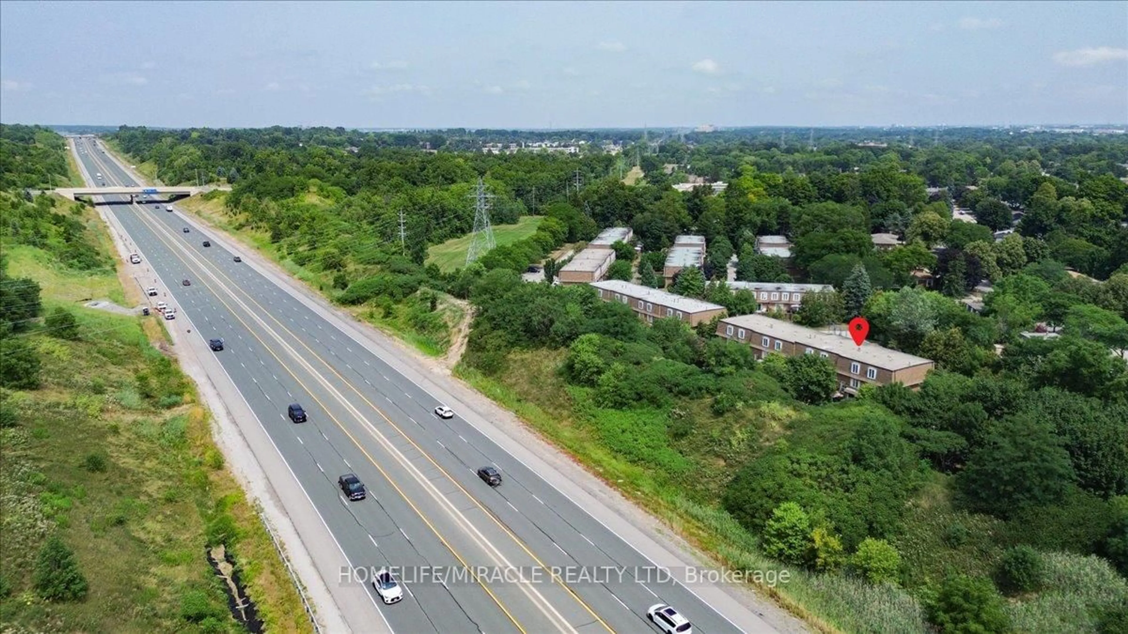 A pic from outside/outdoor area/front of a property/back of a property/a pic from drone, street for 1548 Westminster Pl, Burlington Ontario L7P 2B5