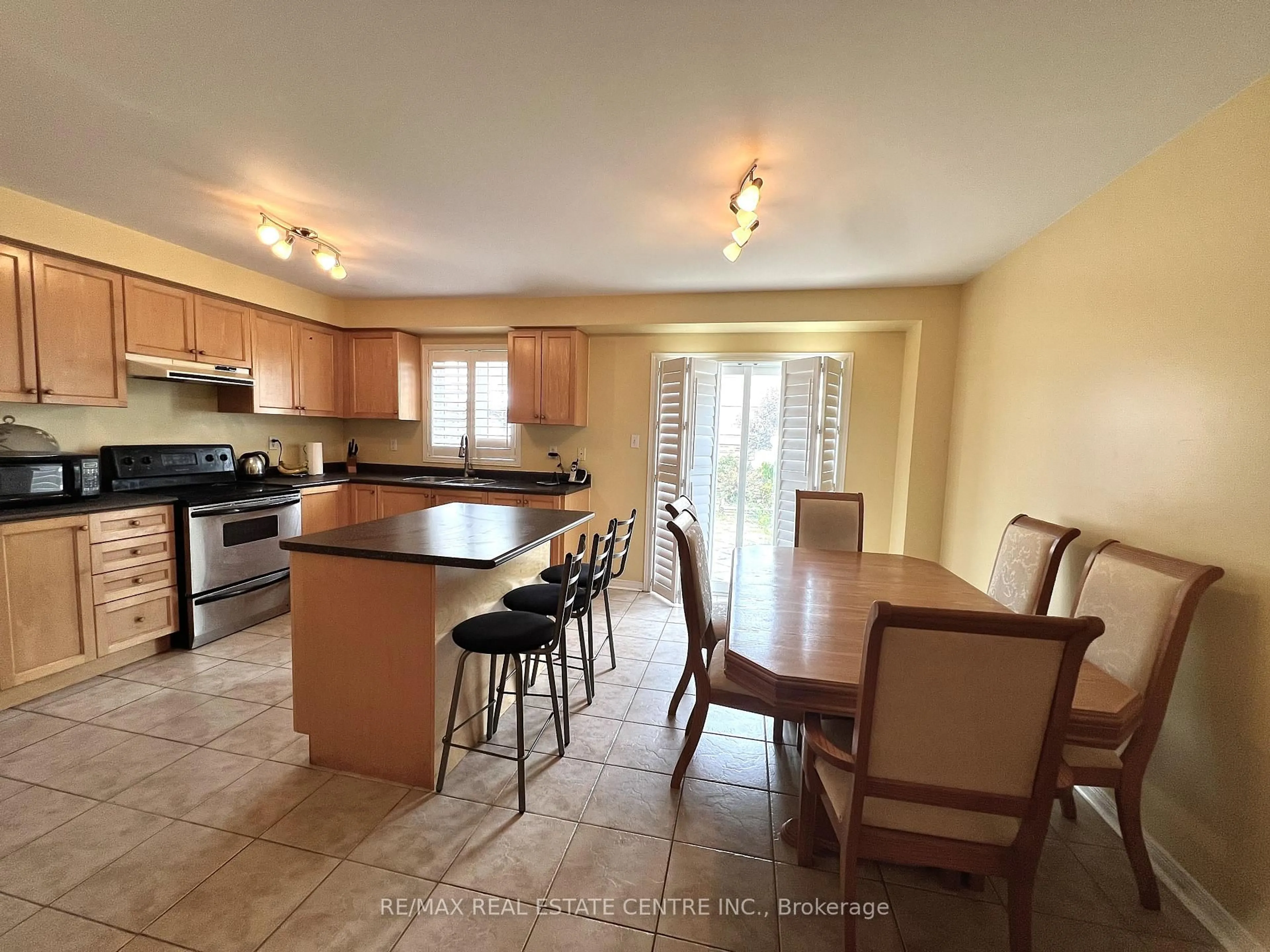 Unknown for 77 Zia Dodda Cres, Brampton Ontario L6P 1J5
