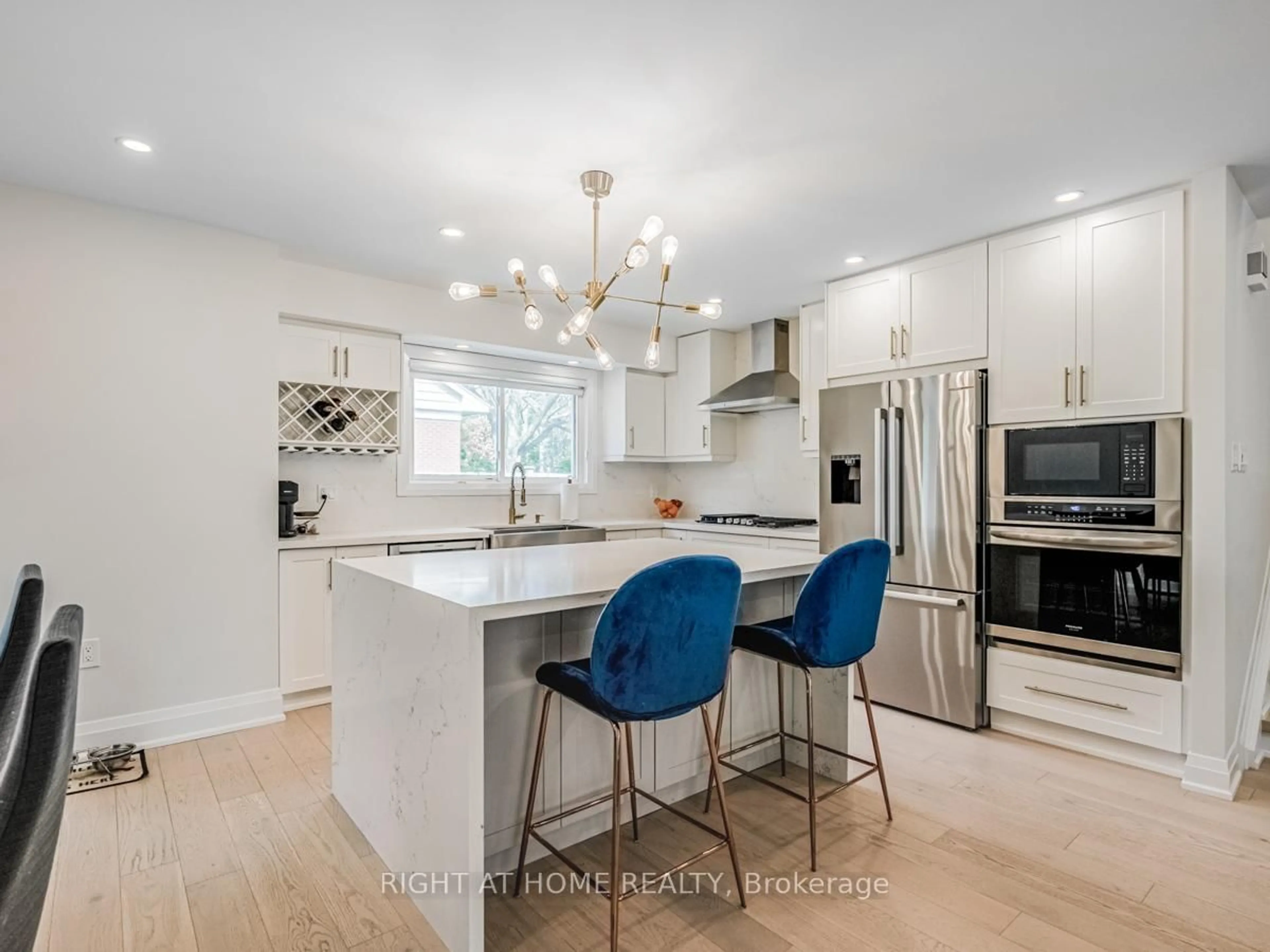 Open concept kitchen, unknown for 883 FRANCIS Rd, Burlington Ontario L7T 3Y3