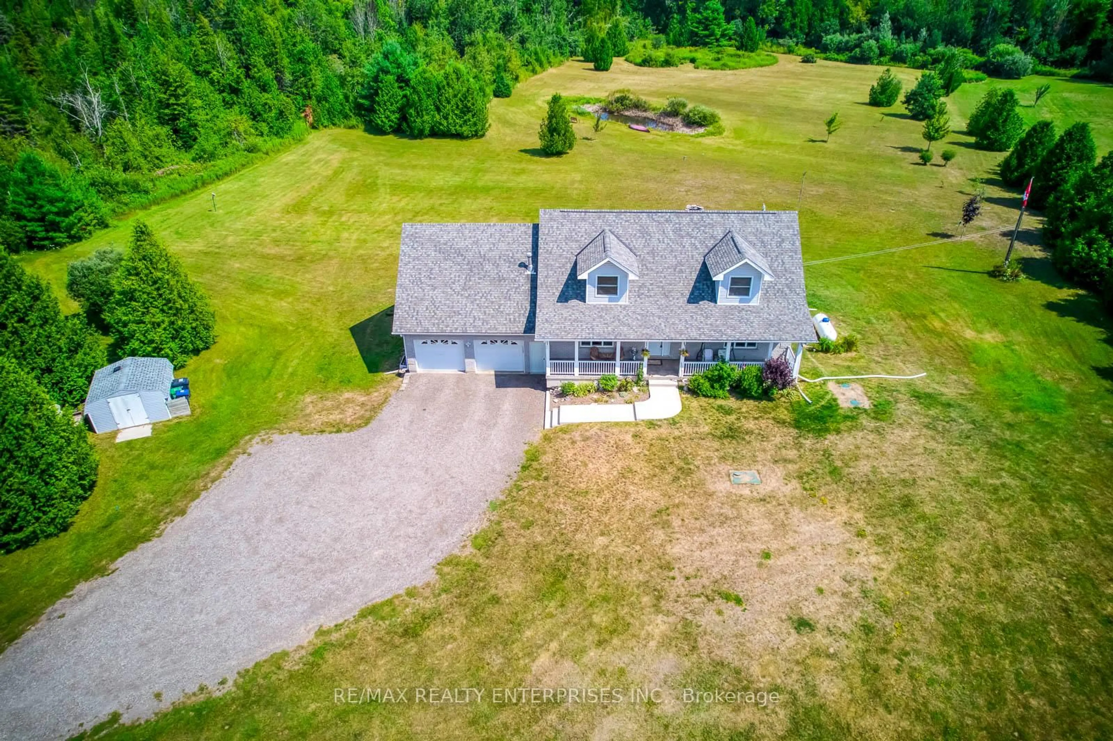 A pic from outside/outdoor area/front of a property/back of a property/a pic from drone, unknown for 18681 Horseshoe Hill Rd, Caledon Ontario L7K 2B9