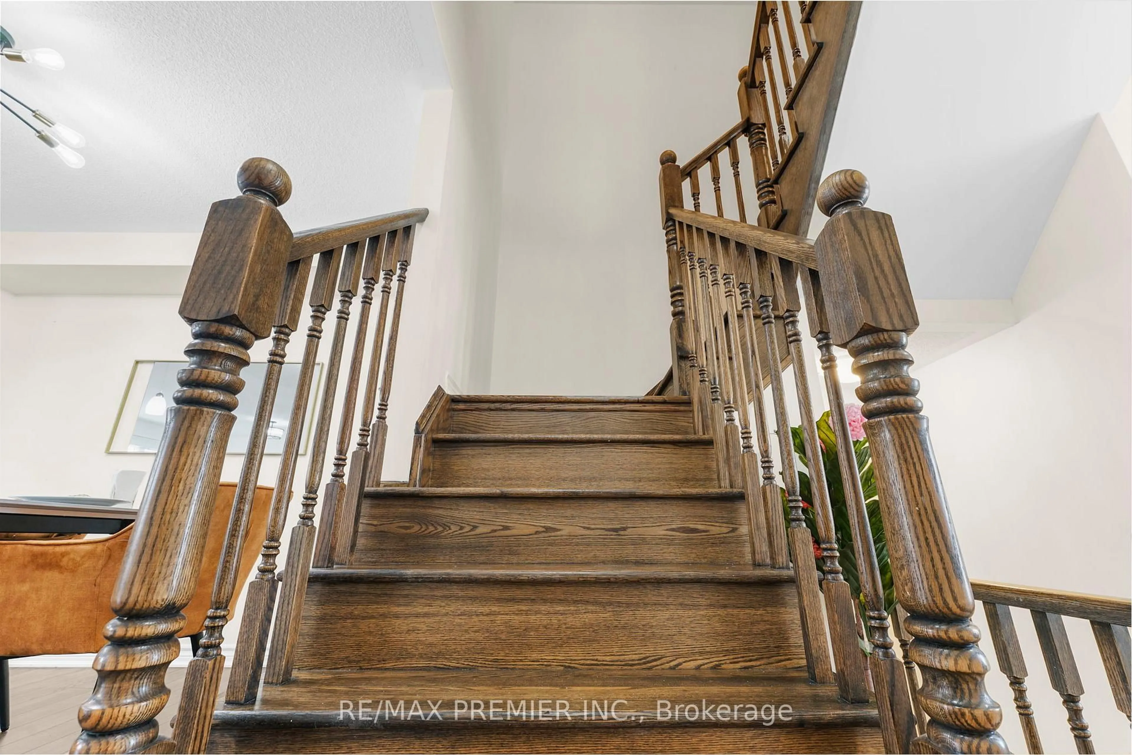 Stairs for 1708 Copeland Circ, Milton Ontario L9T 8X8