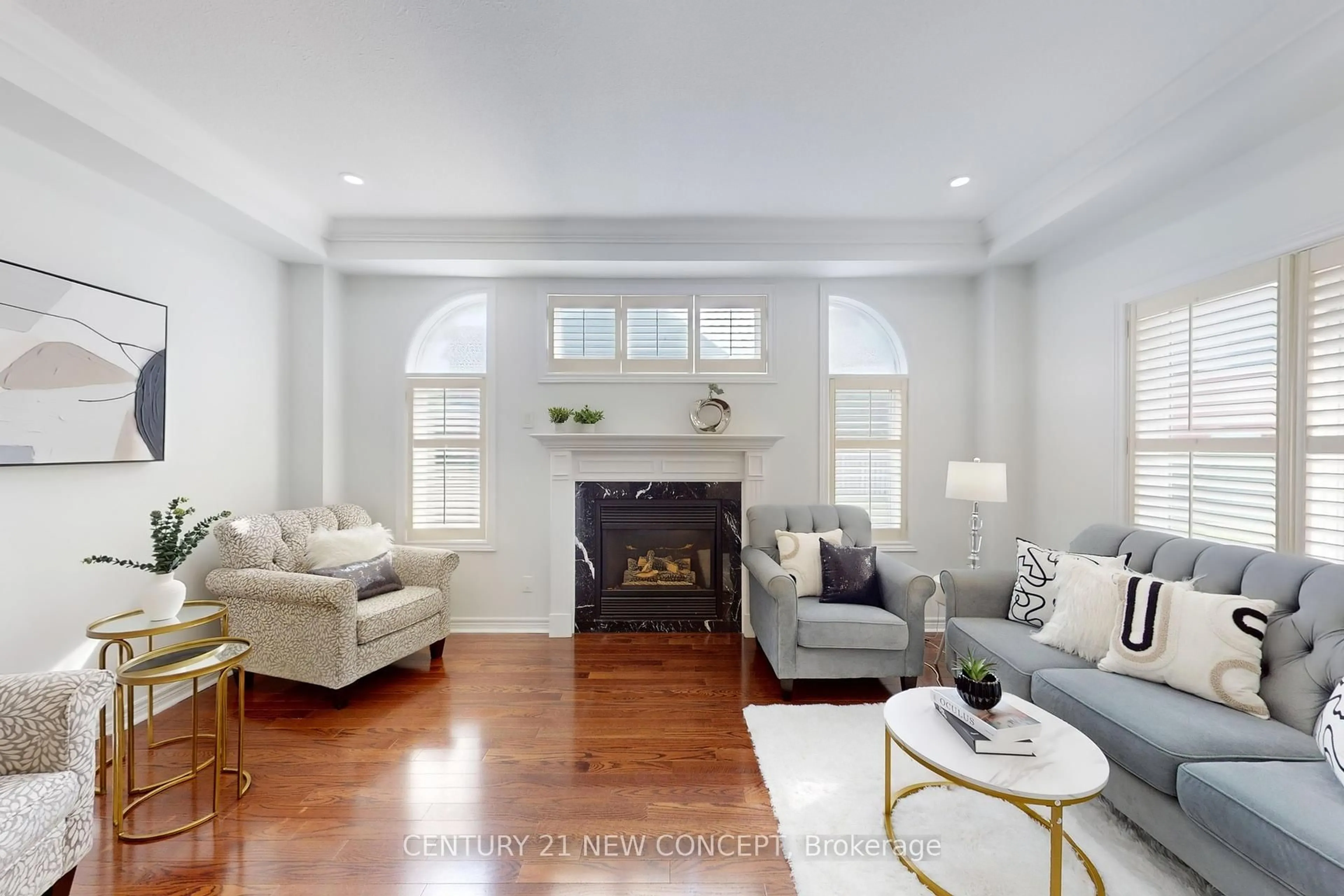 Living room with furniture, unknown for 964 Queen St, Mississauga Ontario L5H 4J7