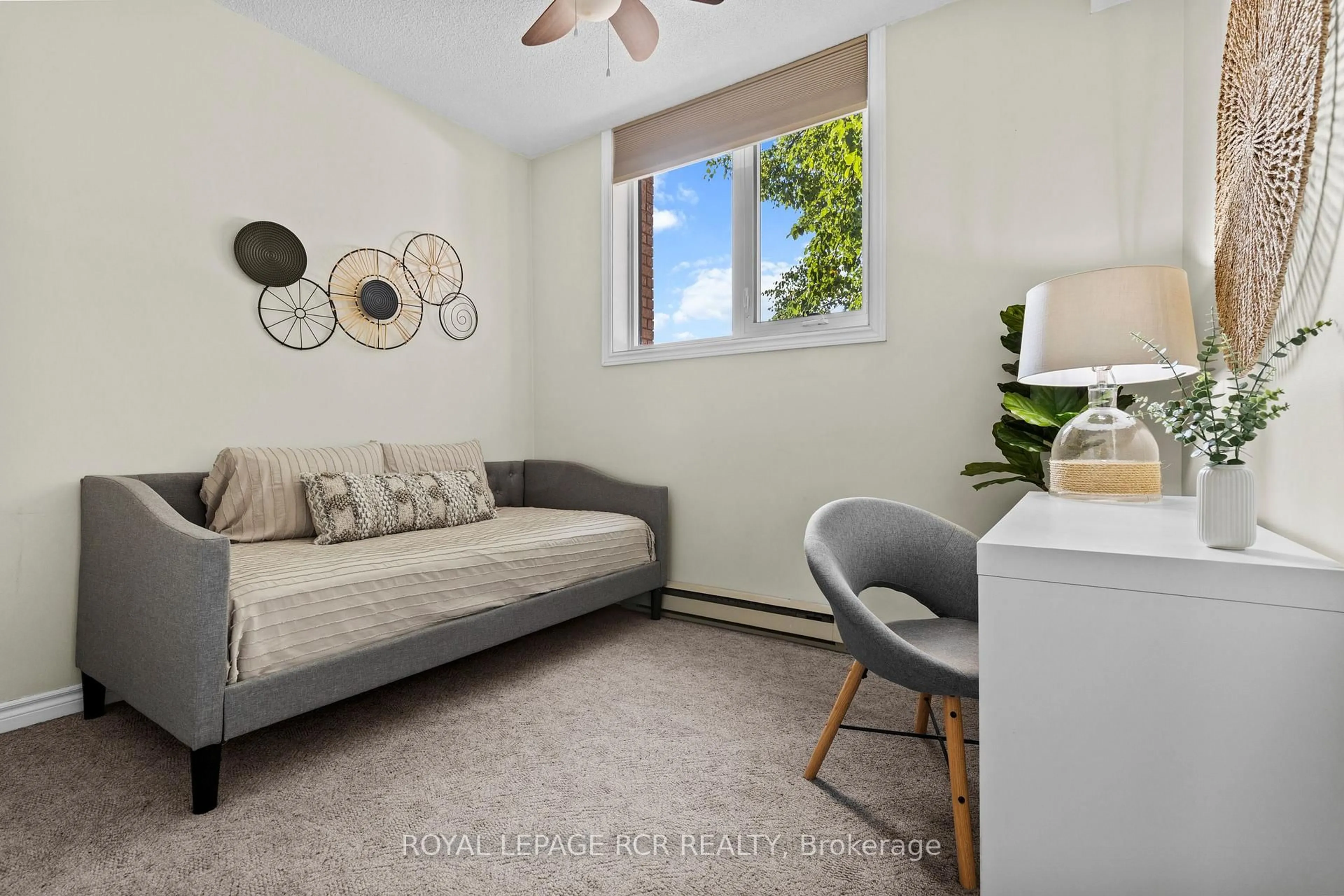 A pic of a room for 16 Fourth St #12, Orangeville Ontario L9W 4N7