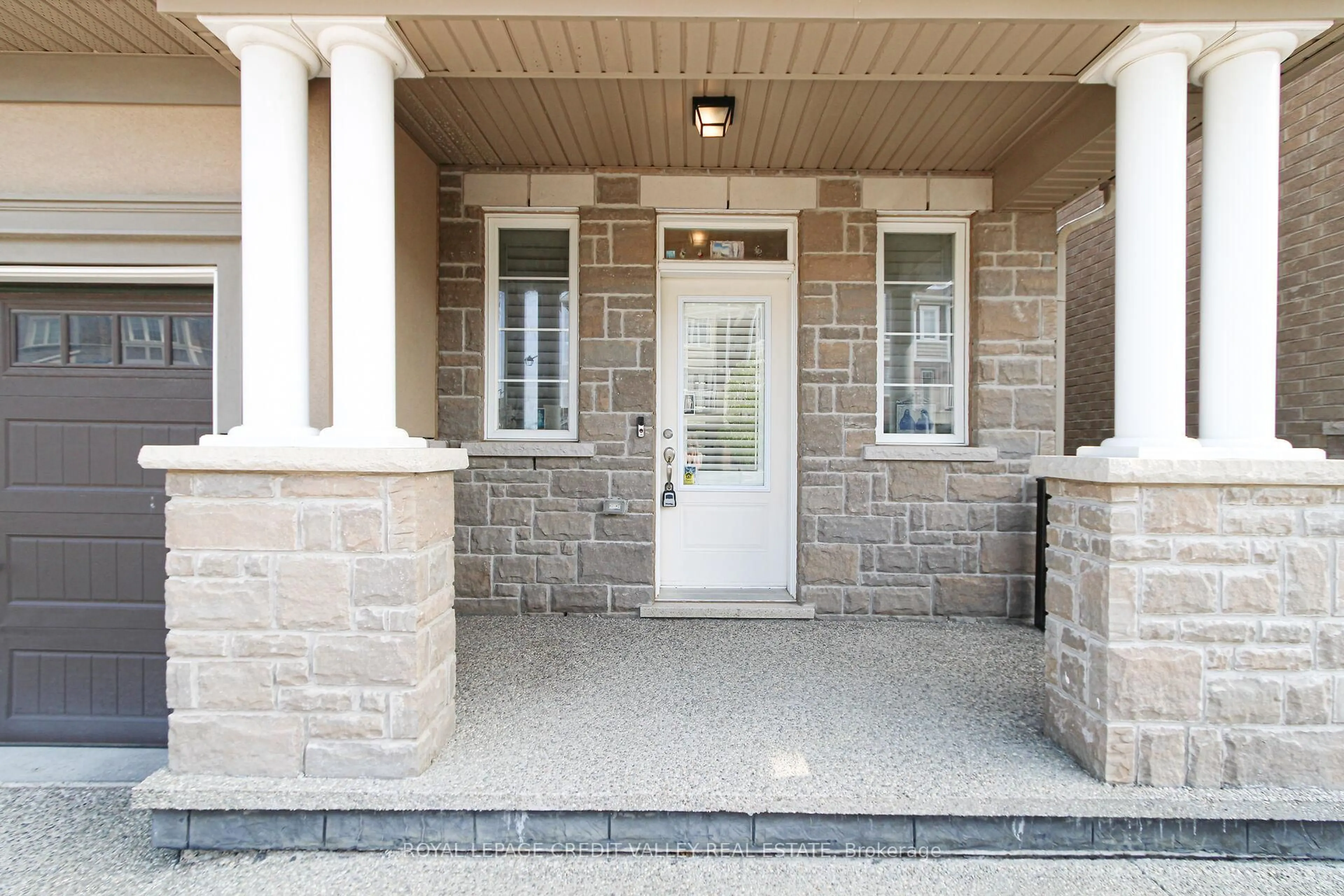 Indoor entryway for 1229 Rose Way, Milton Ontario L9T 7E7