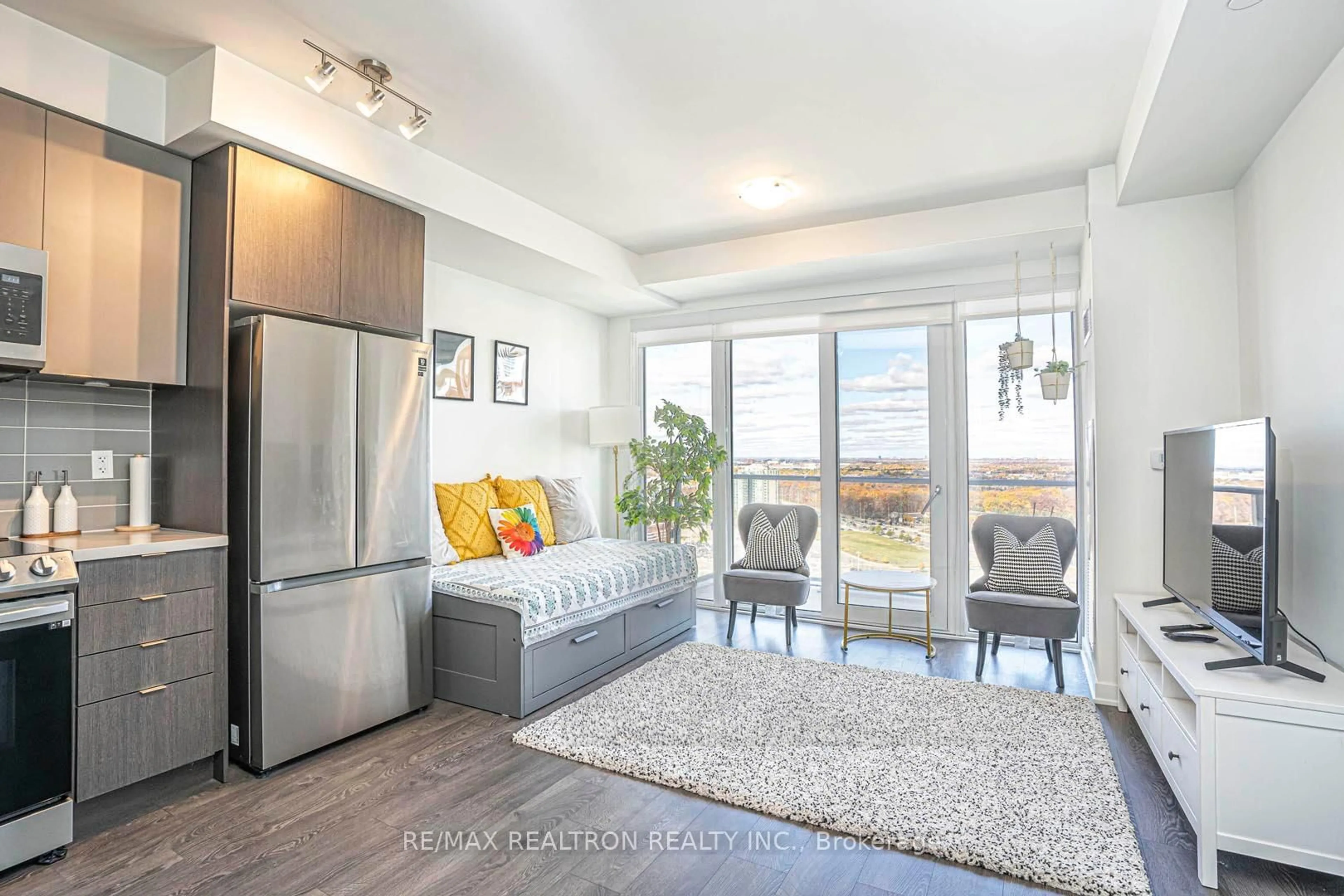 Living room with furniture, unknown for 4675 Metcalfe Ave #2003, Mississauga Ontario L5M 0Z8