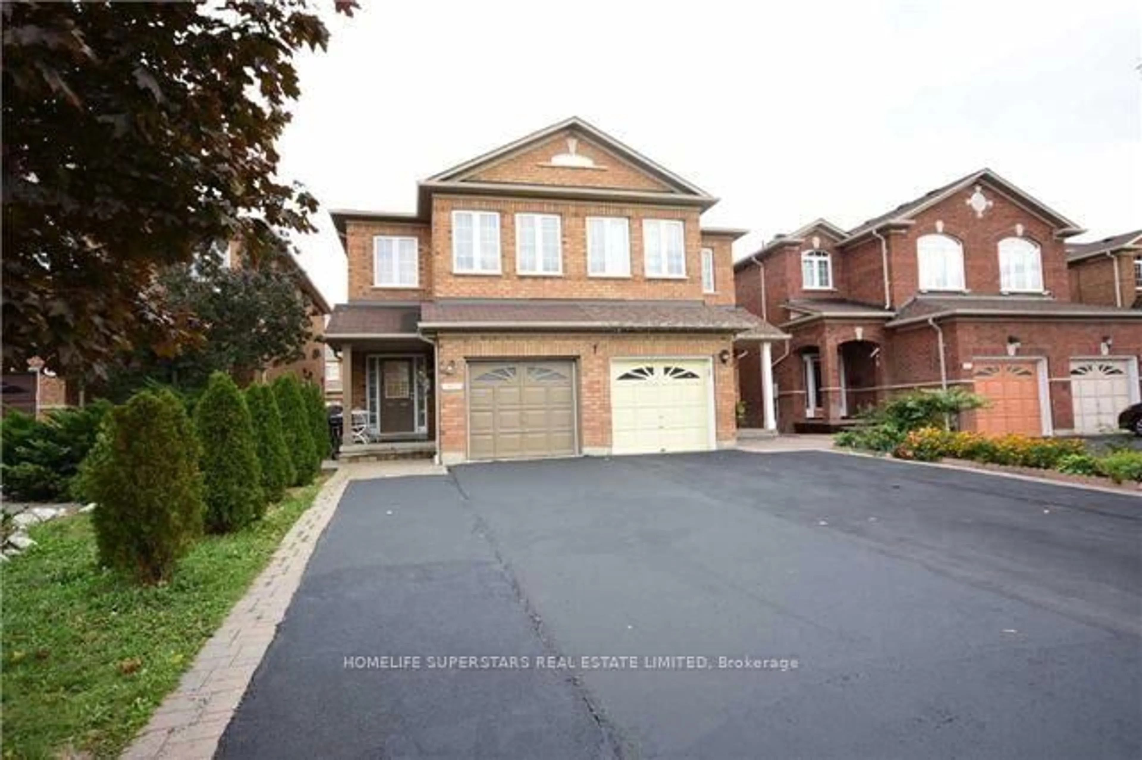 Home with brick exterior material, street for 967 Ledbury Cres, Mississauga Ontario L5V 2R3