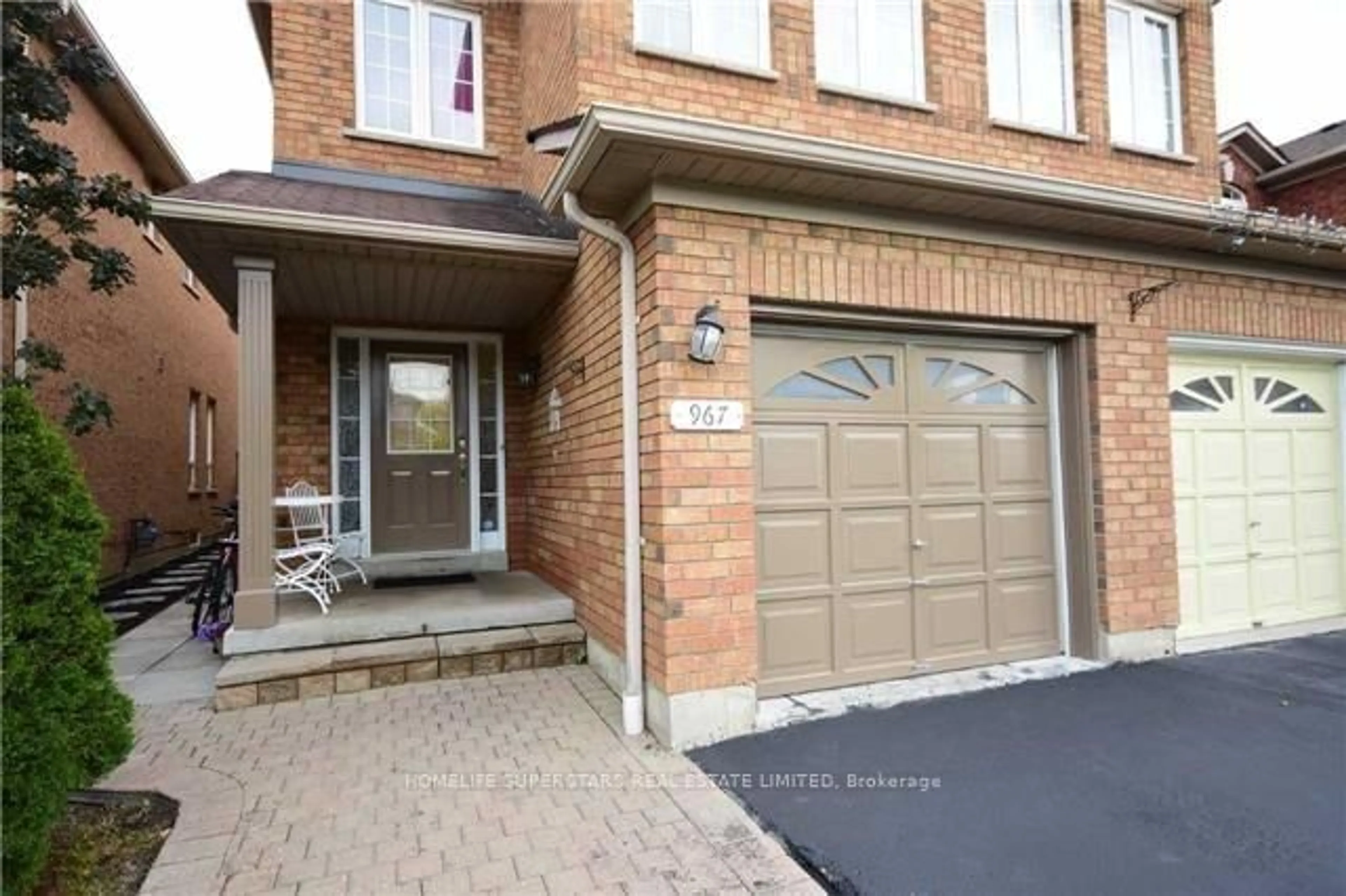 Home with brick exterior material, street for 967 Ledbury Cres, Mississauga Ontario L5V 2R3