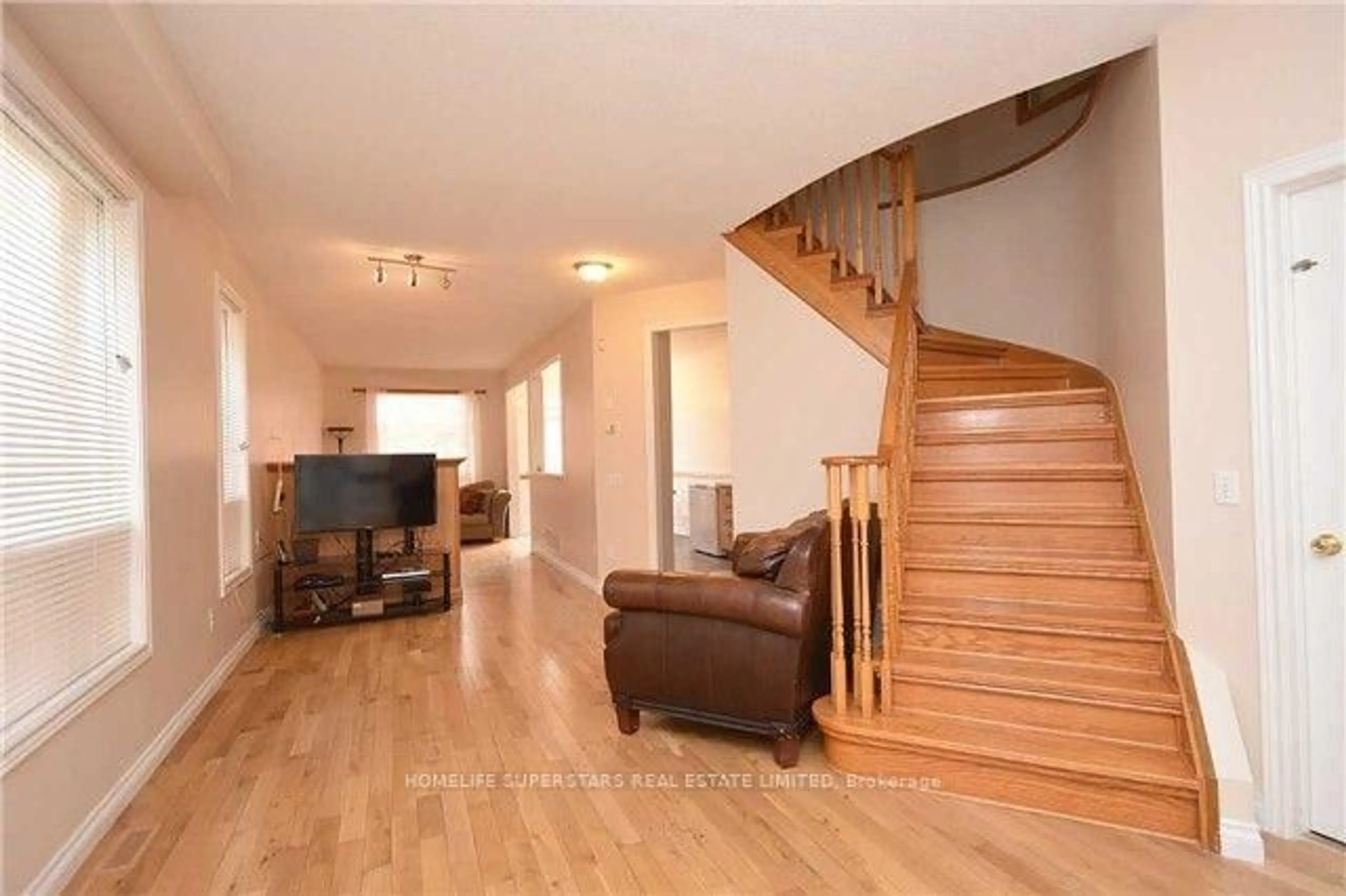 Unknown for 967 Ledbury Cres, Mississauga Ontario L5V 2R3