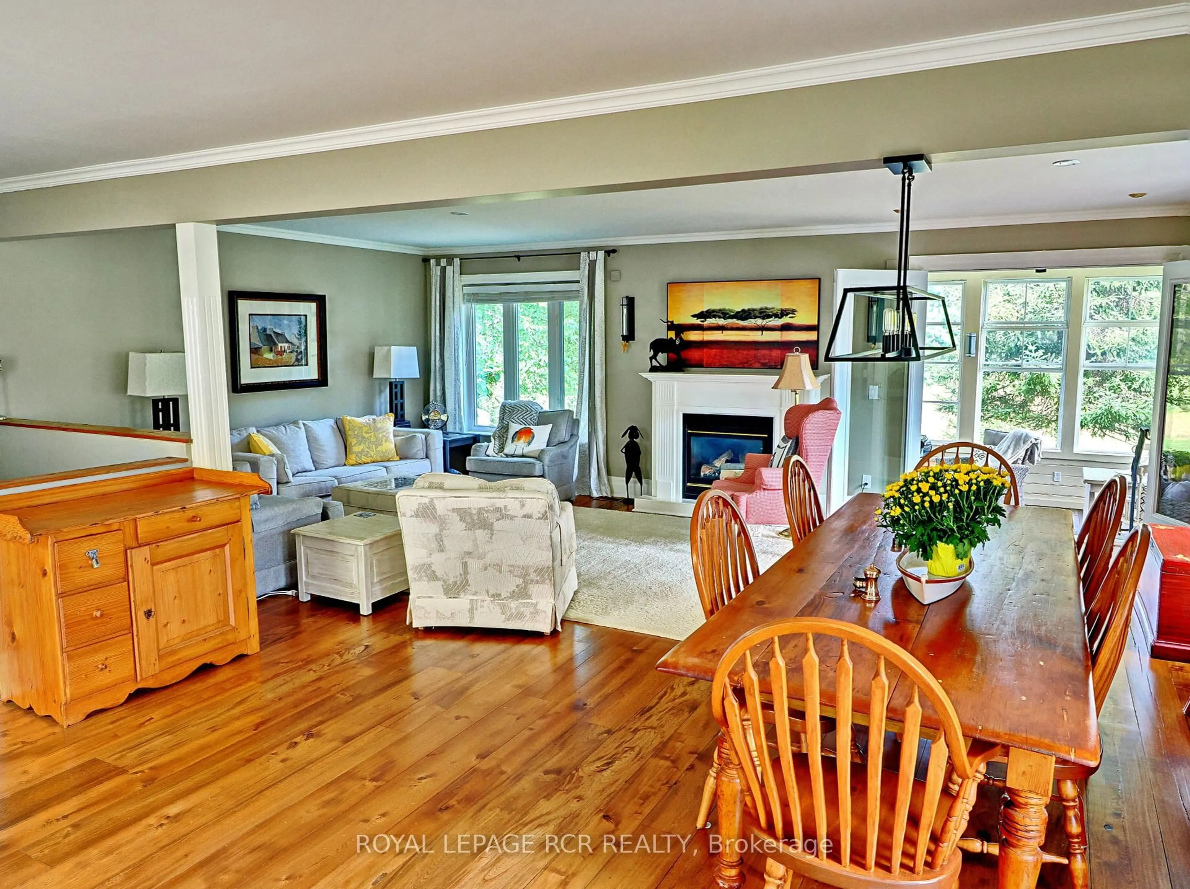 Open concept kitchen, wood/laminate floor for 28 Reddington Dr #2, Caledon Ontario L7E 0E4