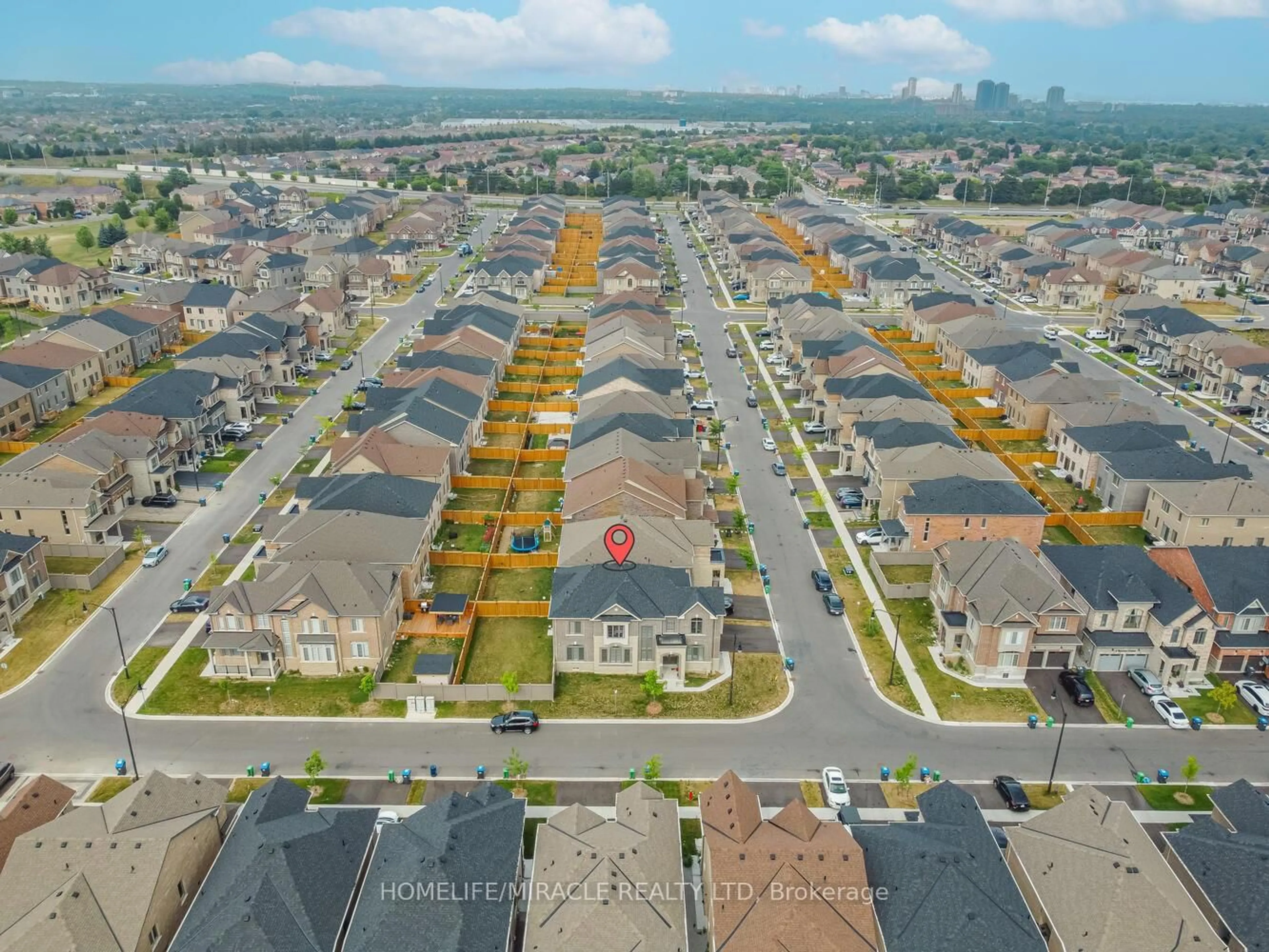 A pic from outside/outdoor area/front of a property/back of a property/a pic from drone, street for 9 Bavenden Cres, Brampton Ontario L6X 0J8
