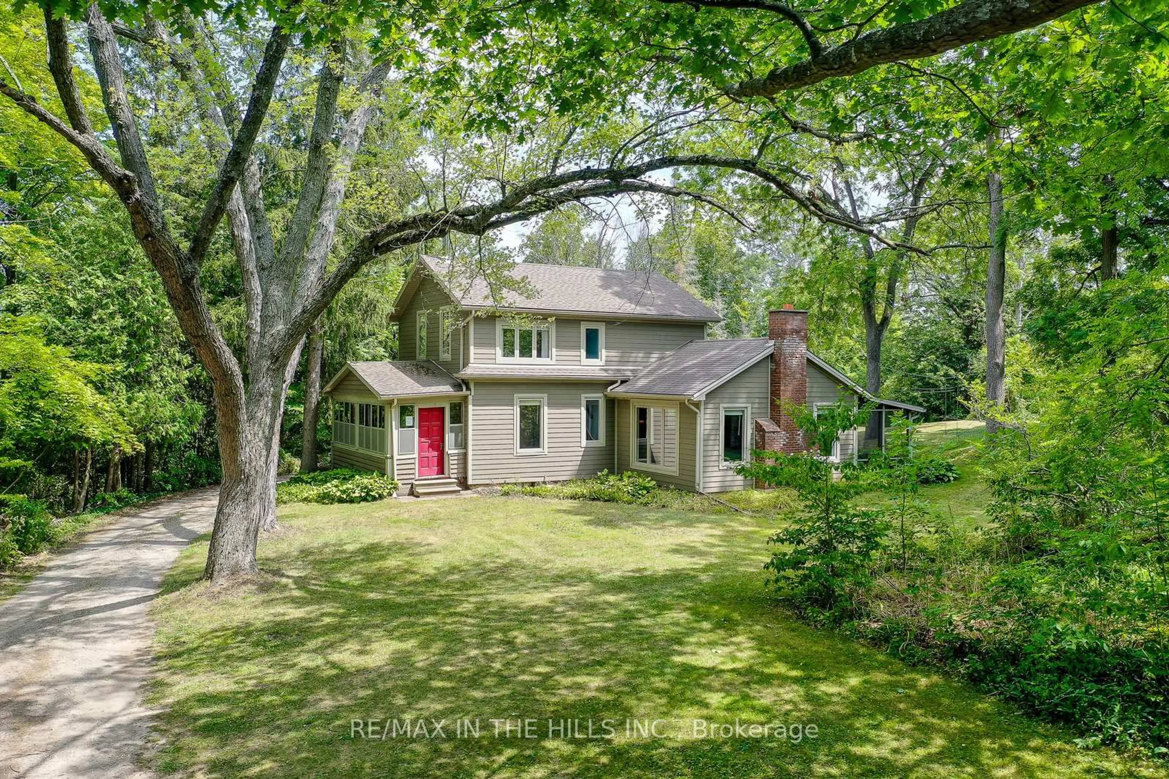 A pic from outside/outdoor area/front of a property/back of a property/a pic from drone, street for 2651 Forks Of The Credit Rd, Caledon Ontario L7K 2J8