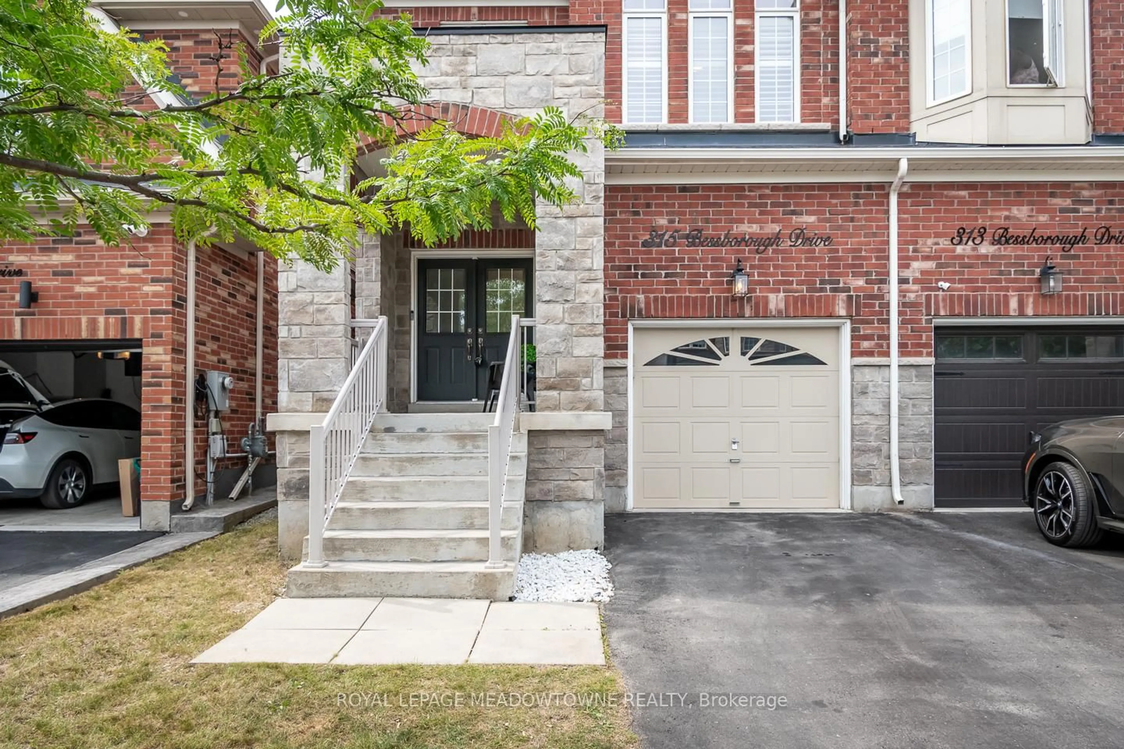 Home with brick exterior material, street for 315 Bessborough Dr, Milton Ontario L9T 8P5