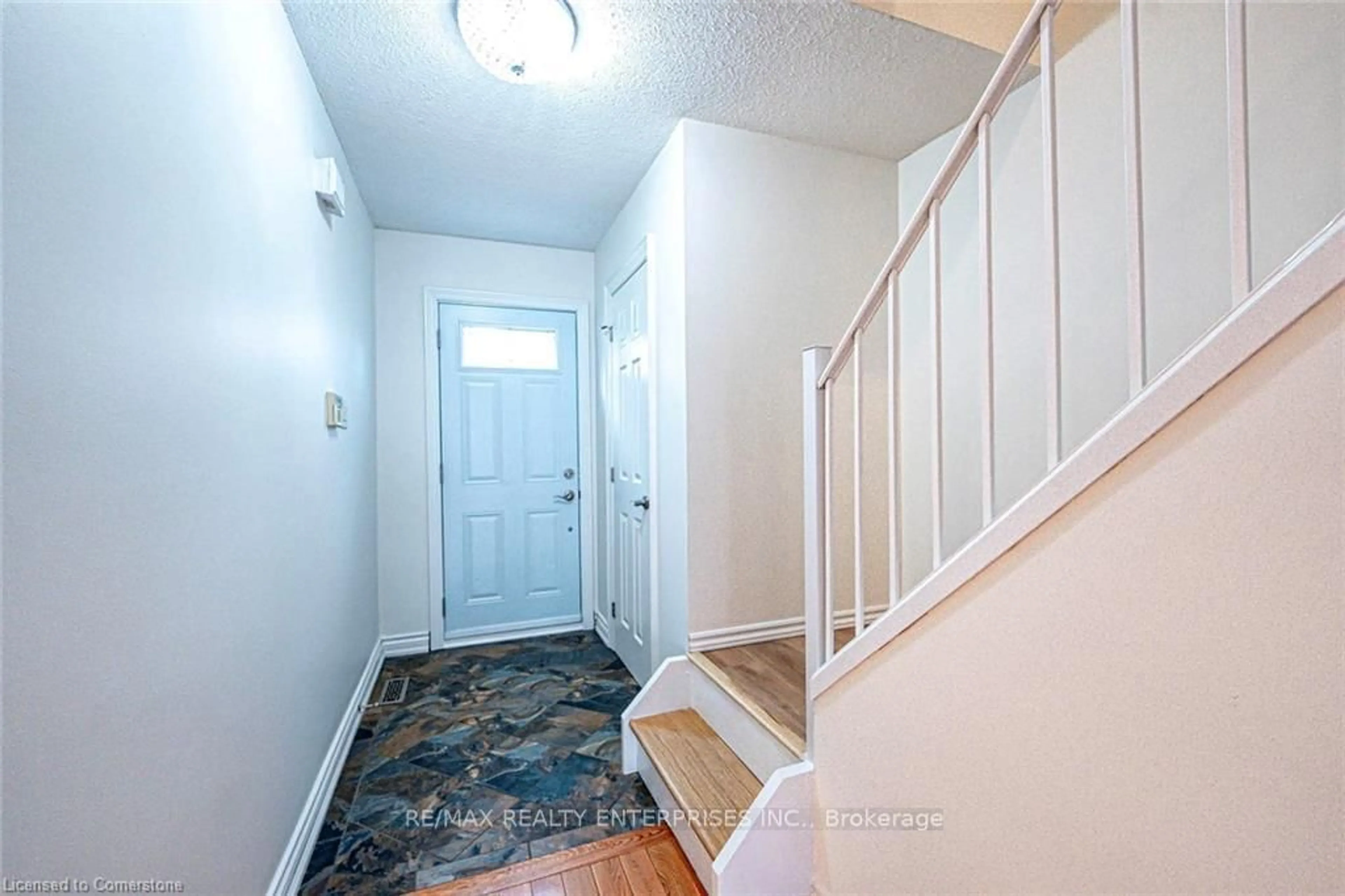 Unknown for 1050 Shawnmarr Rd #111, Mississauga Ontario L5H 3V1