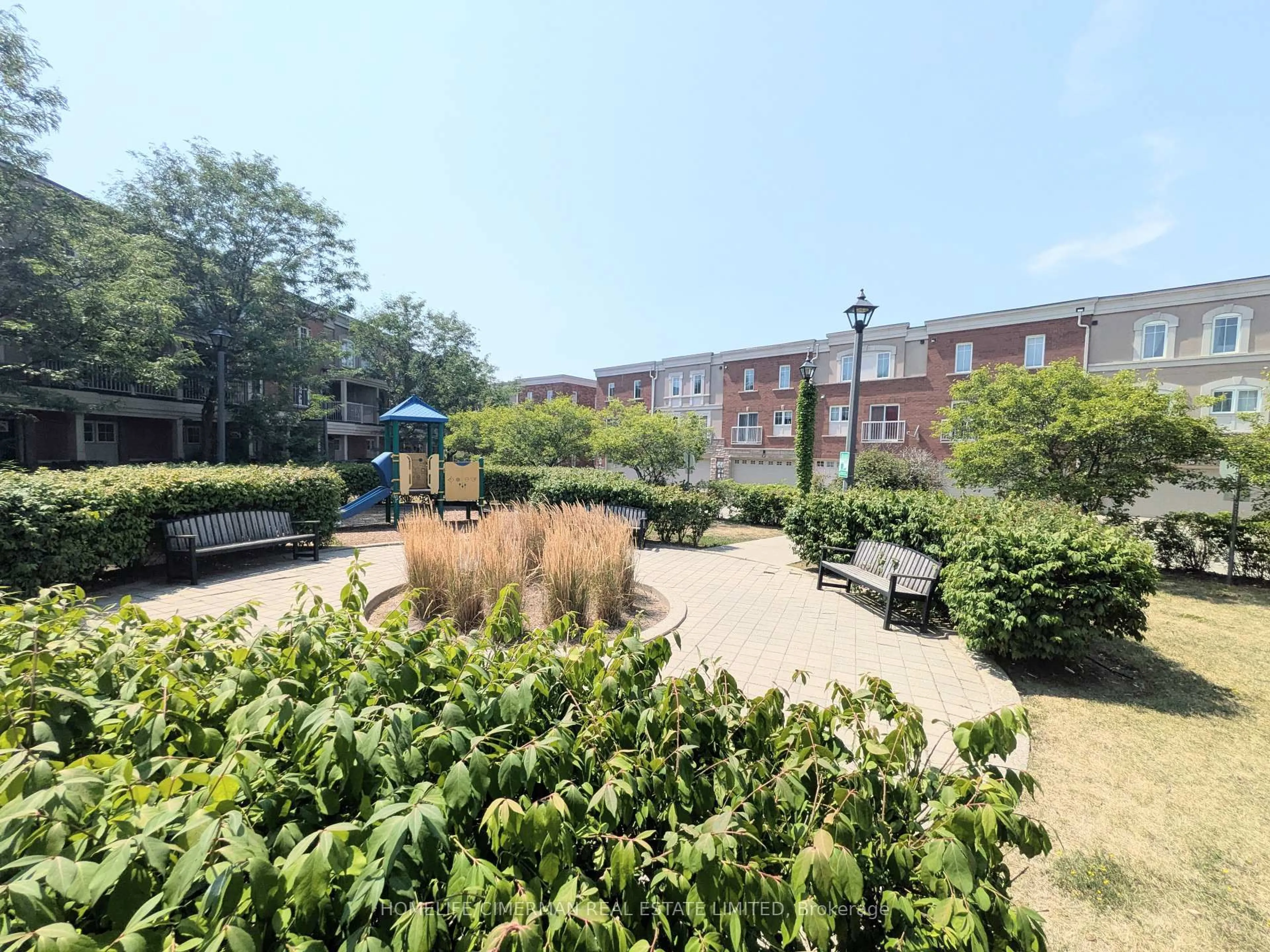 A pic from outside/outdoor area/front of a property/back of a property/a pic from drone, street for 365 Murray Ross Pkwy #26, Toronto Ontario M3J 3T7