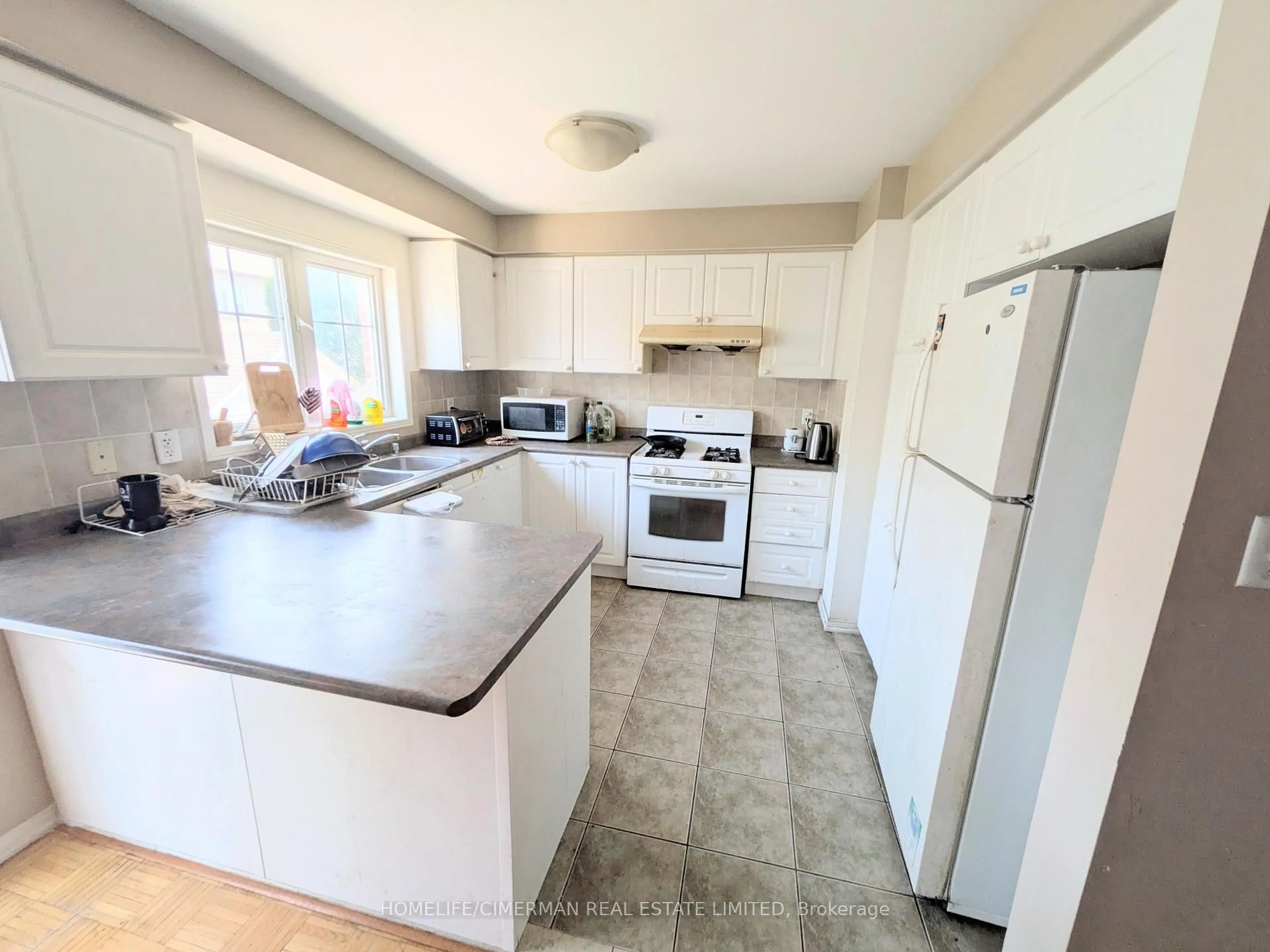 Standard kitchen, unknown for 365 Murray Ross Pkwy #26, Toronto Ontario M3J 3T7