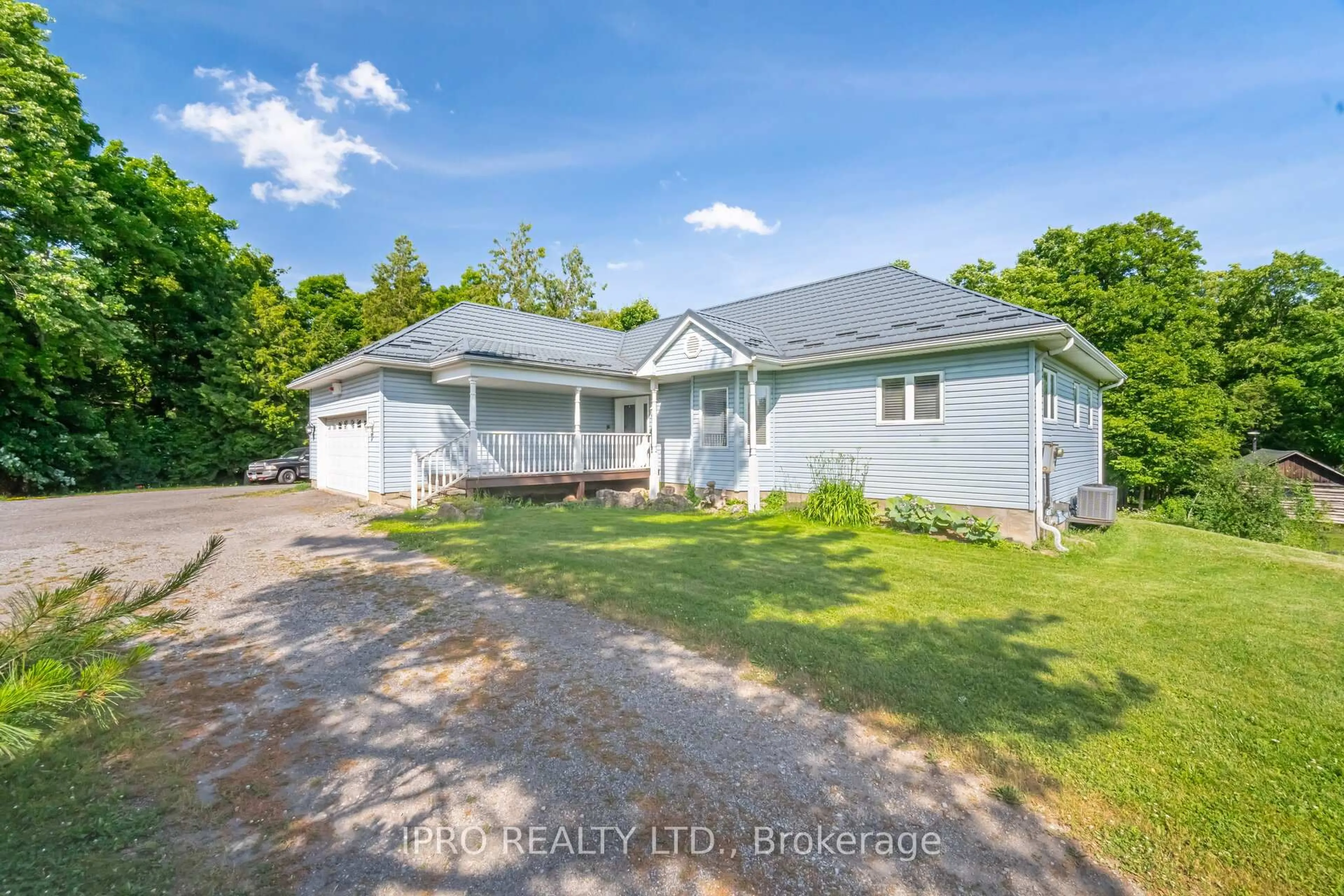 A pic from outside/outdoor area/front of a property/back of a property/a pic from drone, street for 8080 SIDE RD 15 Rd, Milton Ontario L9T 2X7