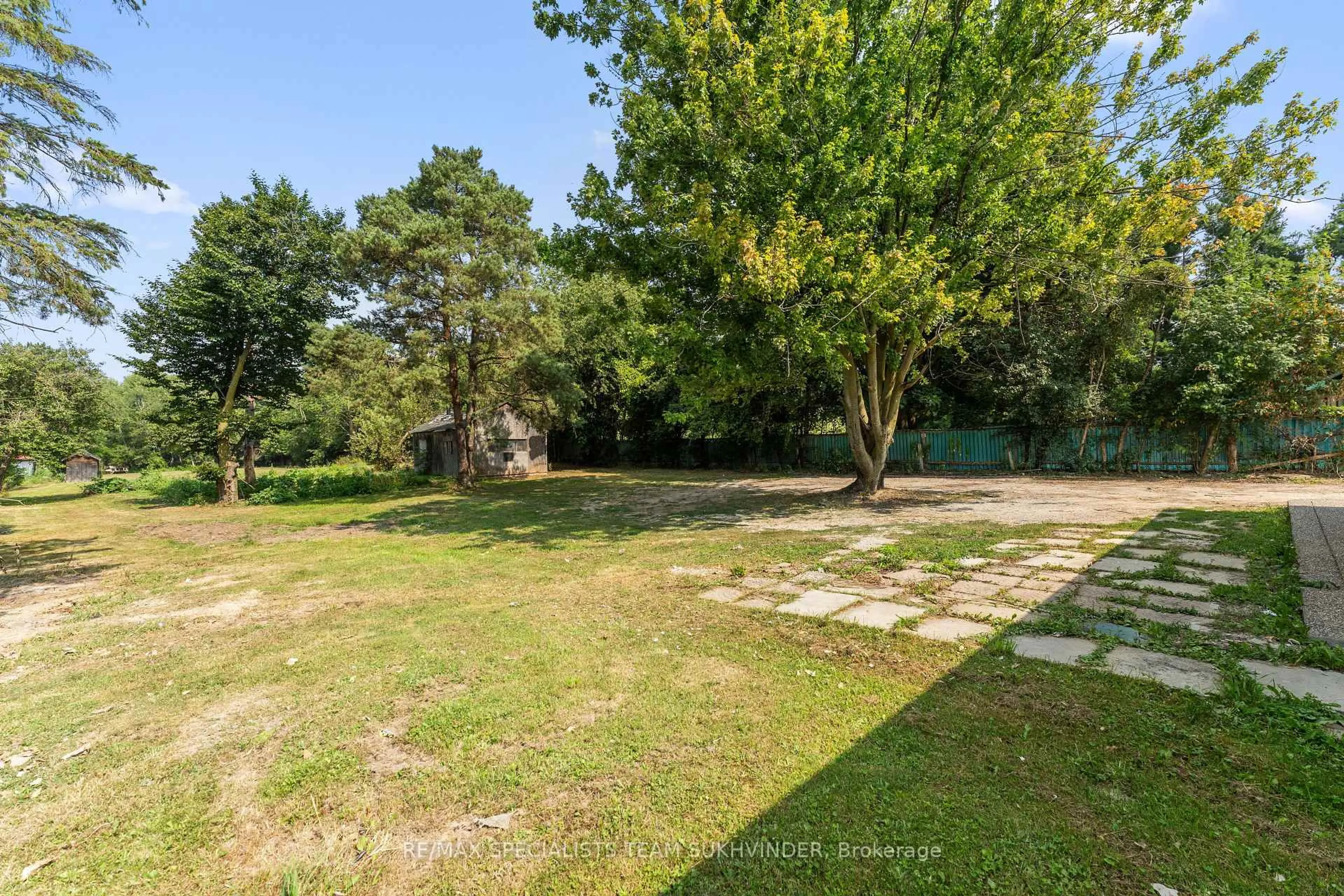 A pic from outside/outdoor area/front of a property/back of a property/a pic from drone, forest/trees view for 4886 Olde Base Line Rd, Caledon Ontario L7C 0J9