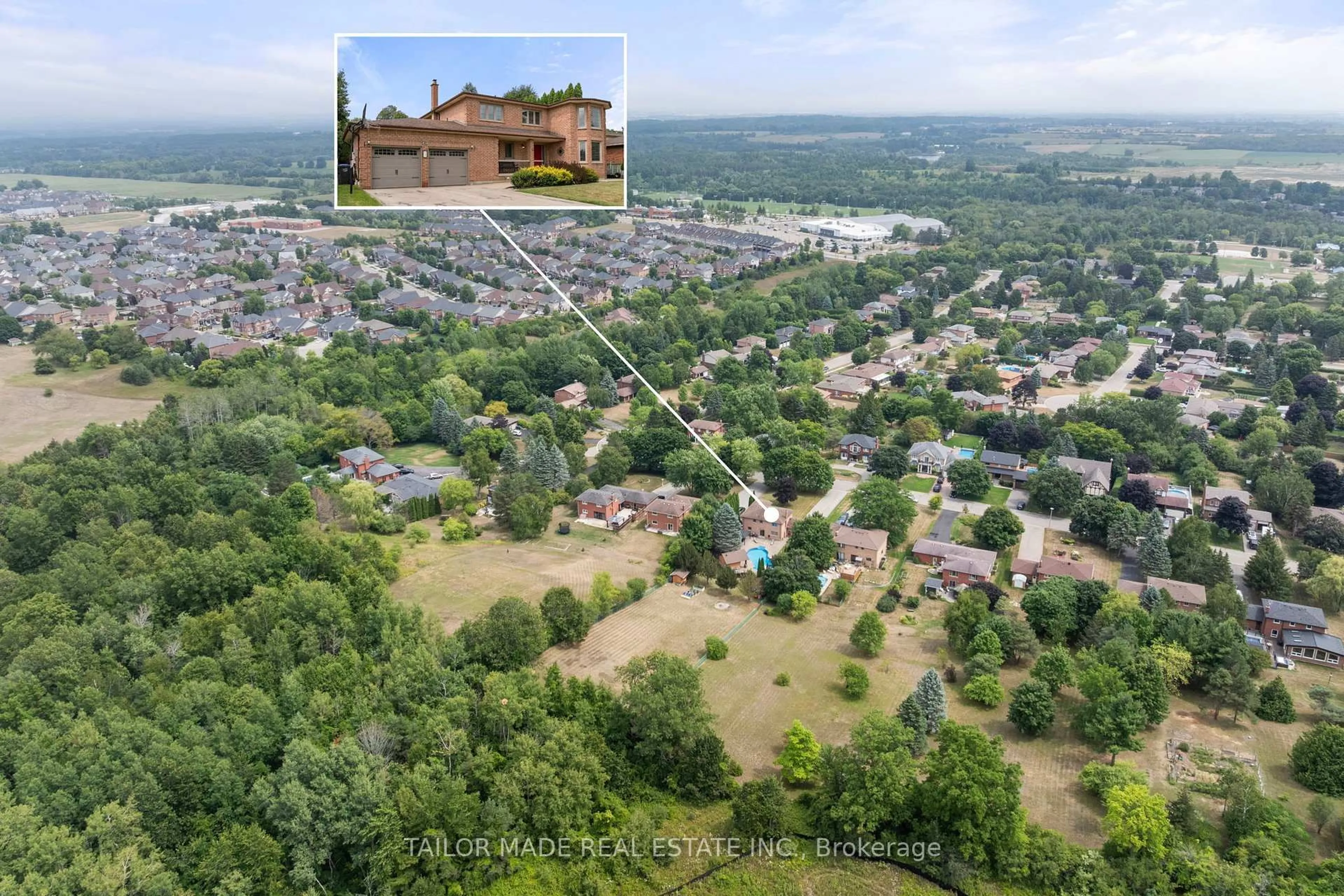 A pic from outside/outdoor area/front of a property/back of a property/a pic from drone, mountain view for 48 Marilyn St, Caledon Ontario L7C 1H5
