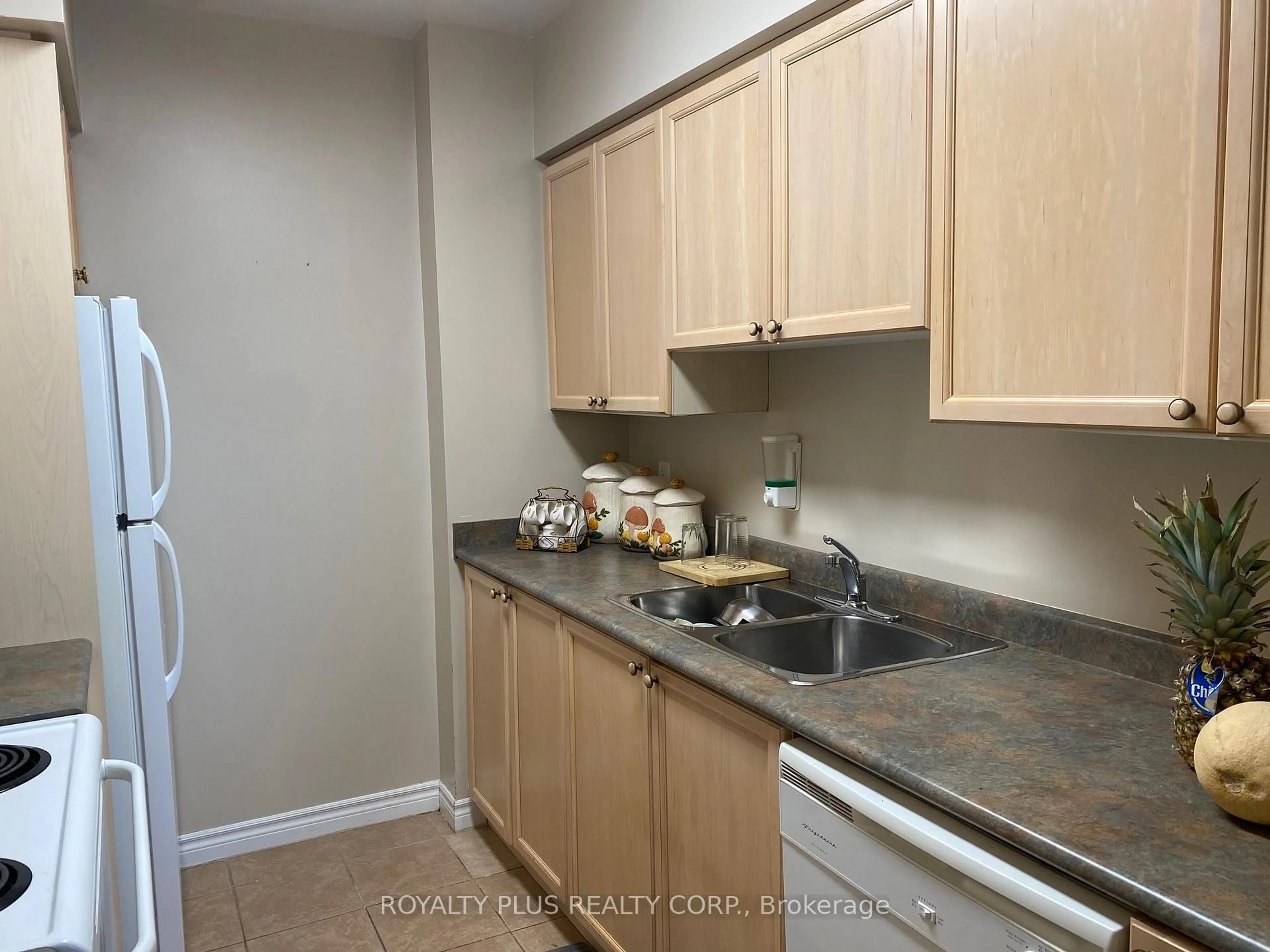 Standard kitchen, unknown for 2088 Lawrence Ave #812, Toronto Ontario M9N 1J1