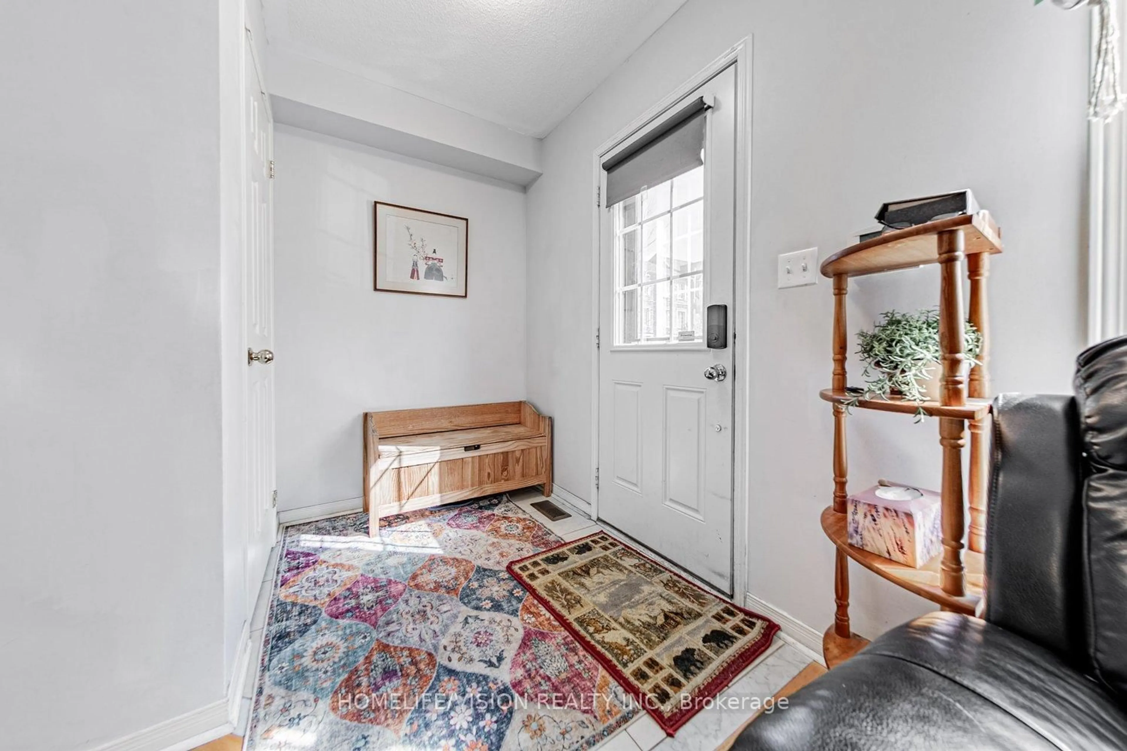 Indoor entryway for 10 Odoardo Disanto Circ, Toronto Ontario M3L 0E7