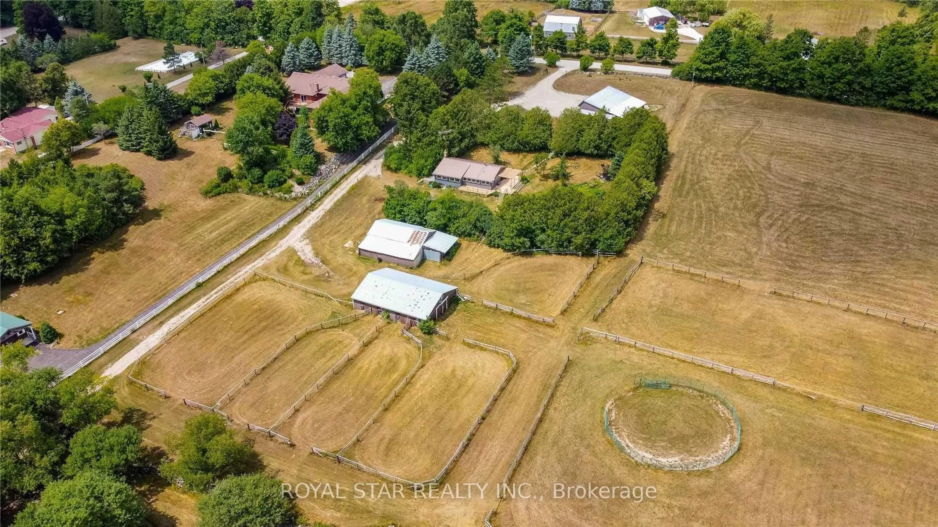 A pic from outside/outdoor area/front of a property/back of a property/a pic from drone, building for 3110 30 Side Rd, Milton Ontario L0P 1B0