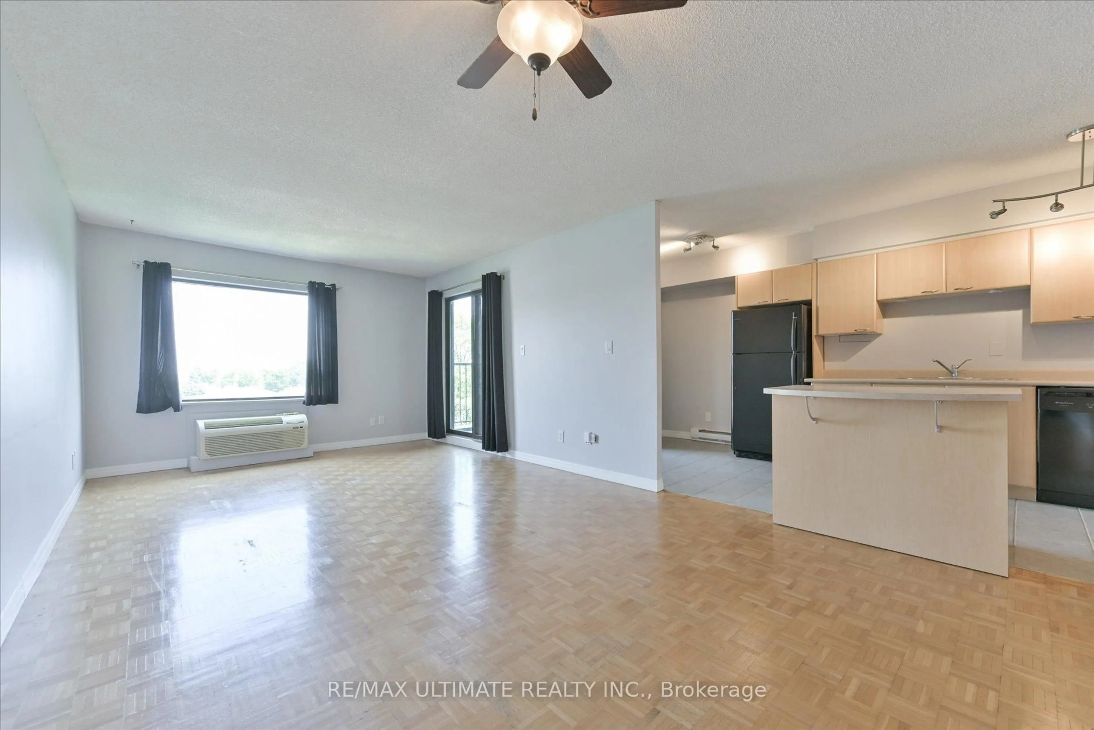 A pic of a room for 1000 cedarglen #517, Mississauga Ontario L5C 3X4