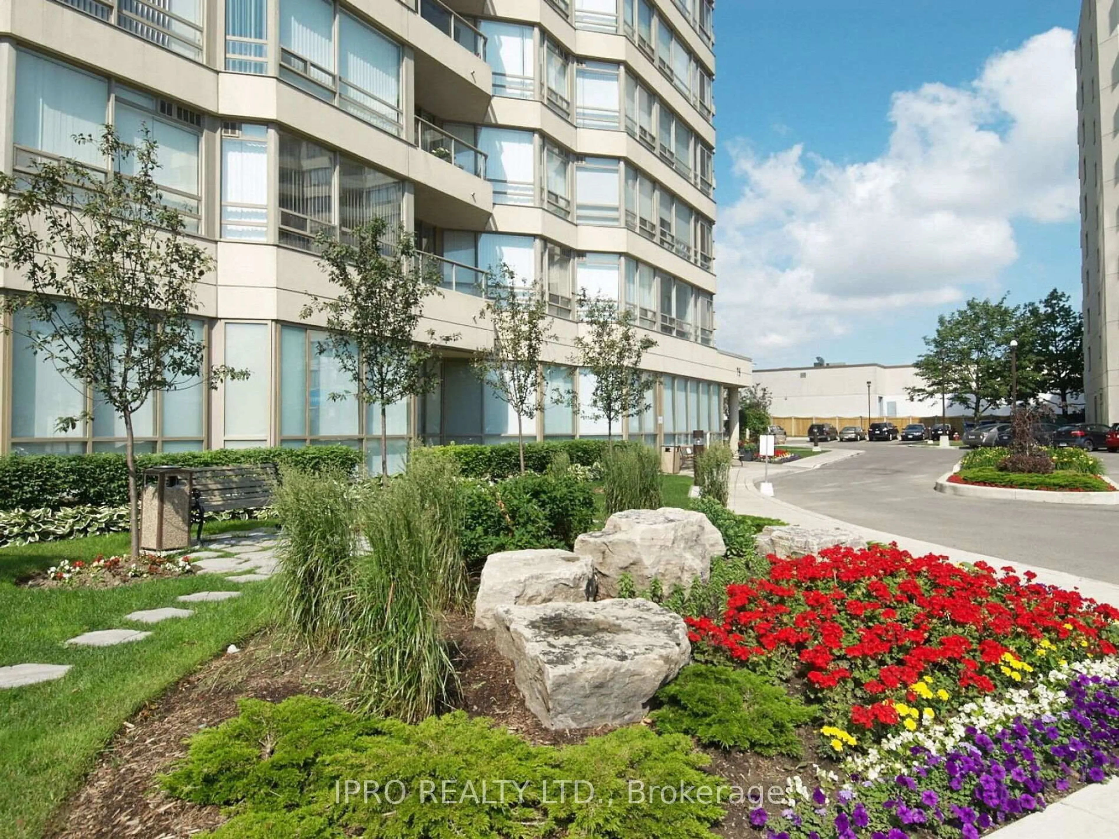 Unknown for 75 King St #PH3, Mississauga Ontario L5A 4G5