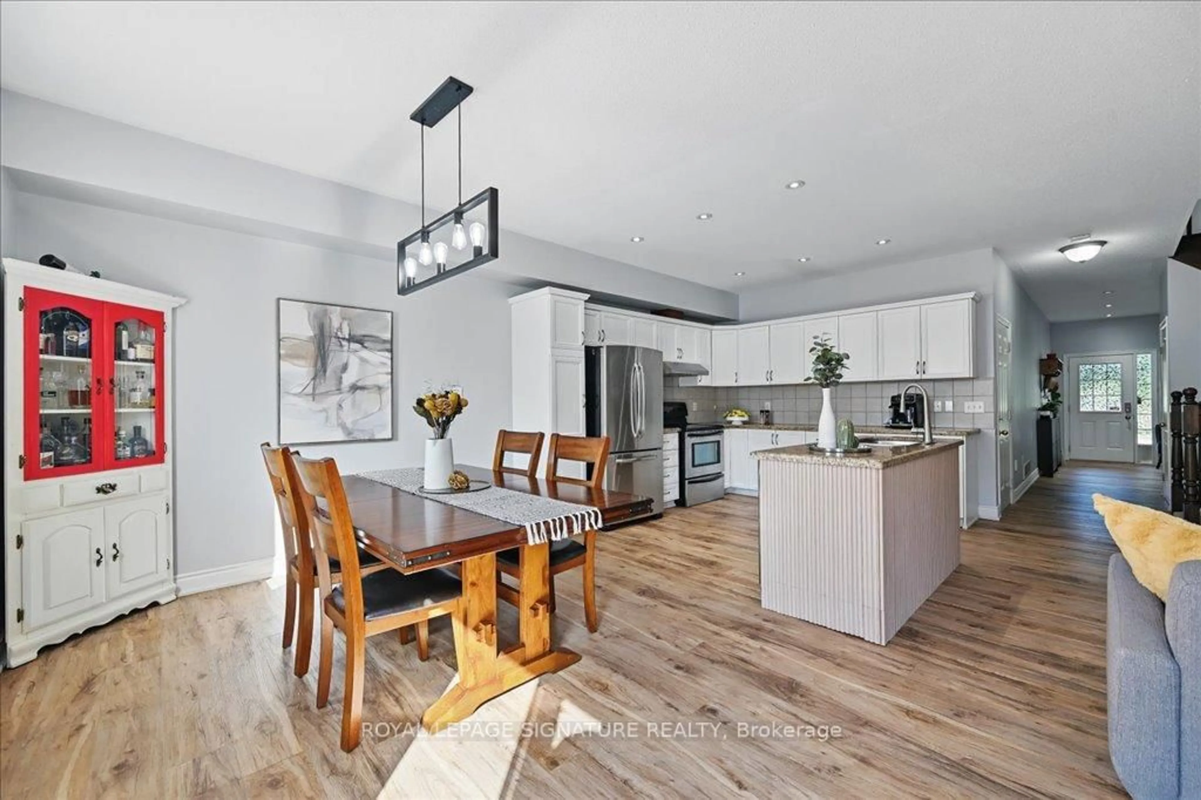 Open concept kitchen, wood/laminate floor for 4063 Kilmer Dr, Burlington Ontario L7M 5A6
