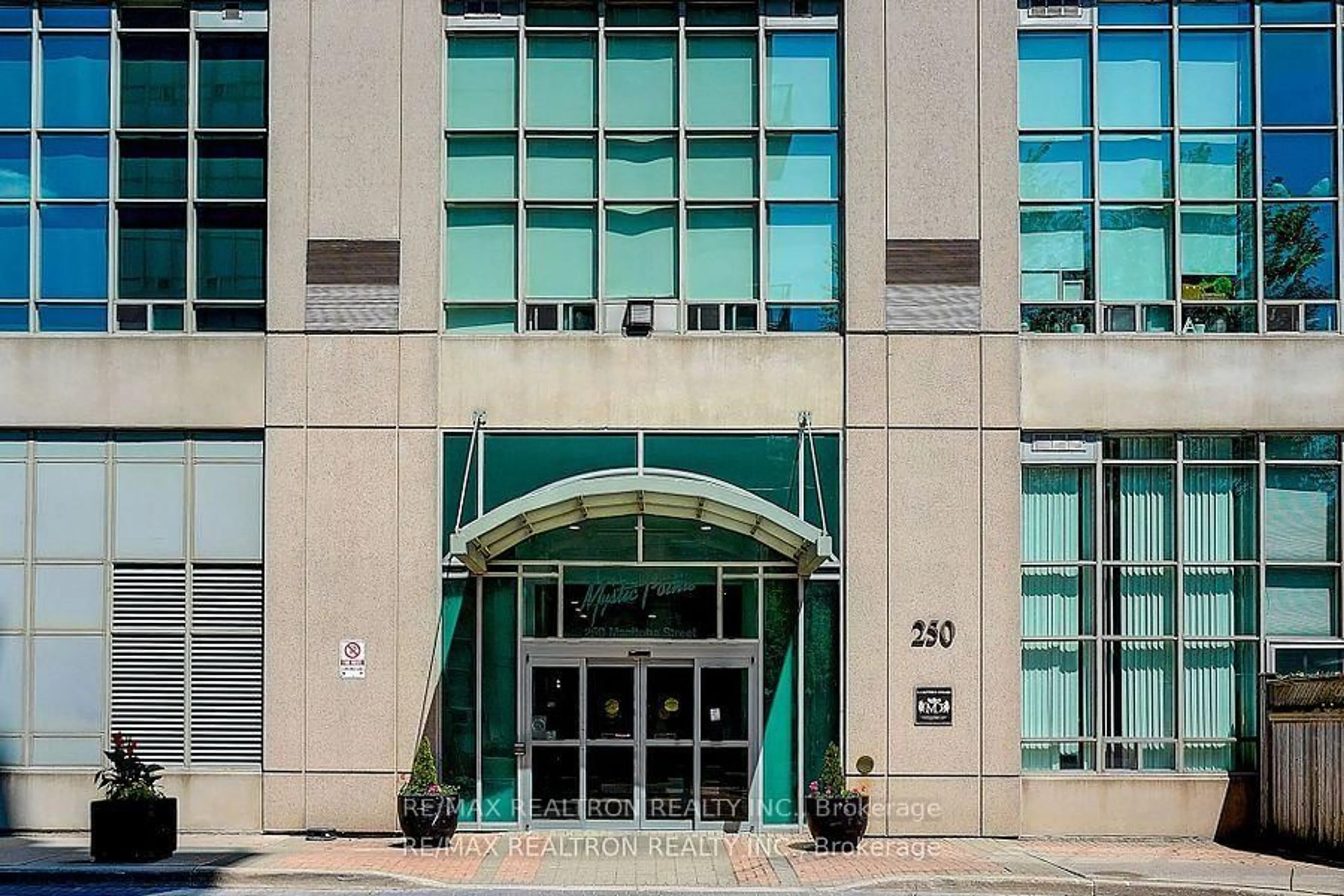 Indoor foyer for 250 Manitoba St #PH 802, Toronto Ontario M8Y 4G8
