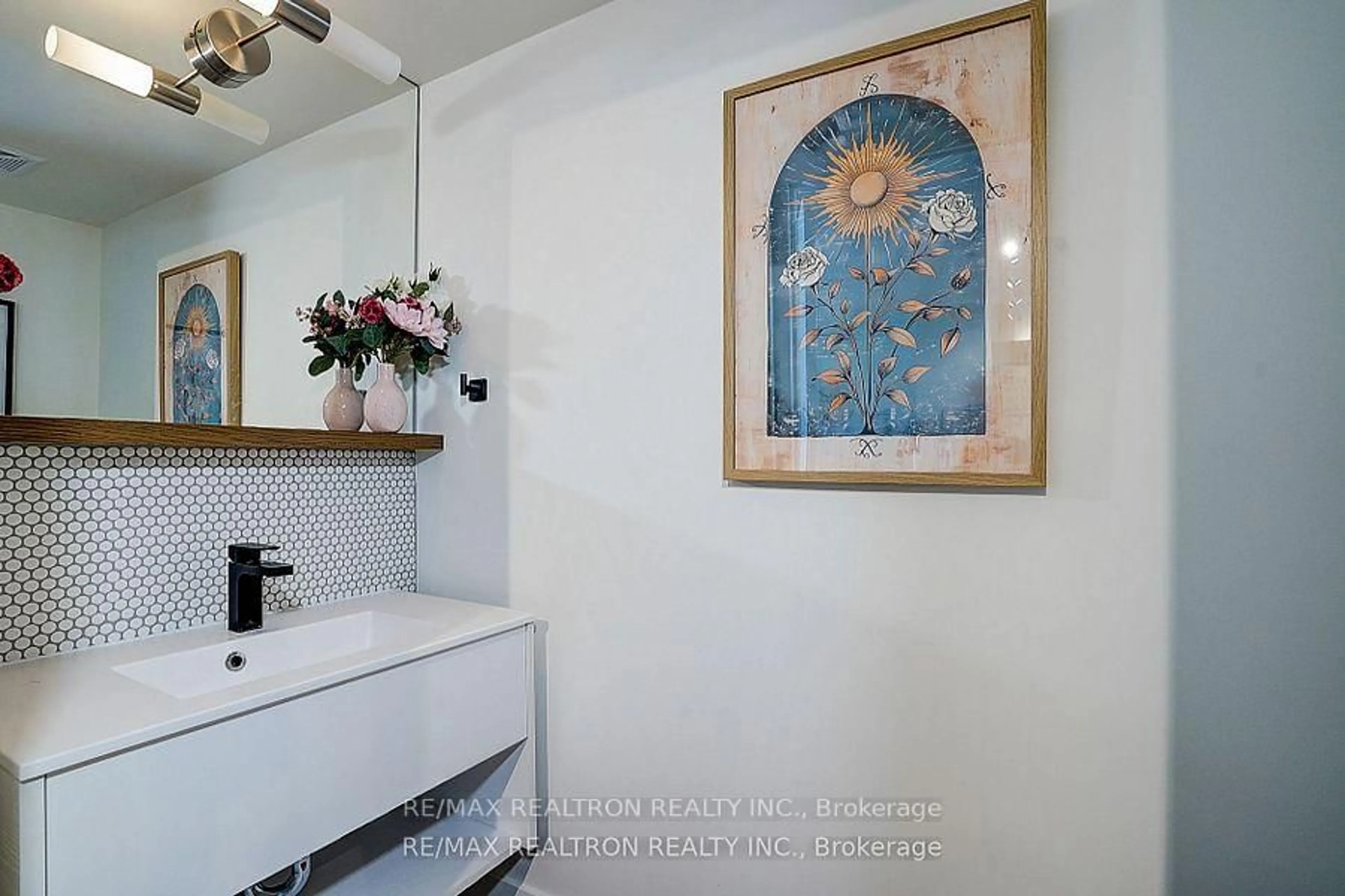 Contemporary bathroom, ceramic/tile floor for 250 Manitoba St #PH 802, Toronto Ontario M8Y 4G8