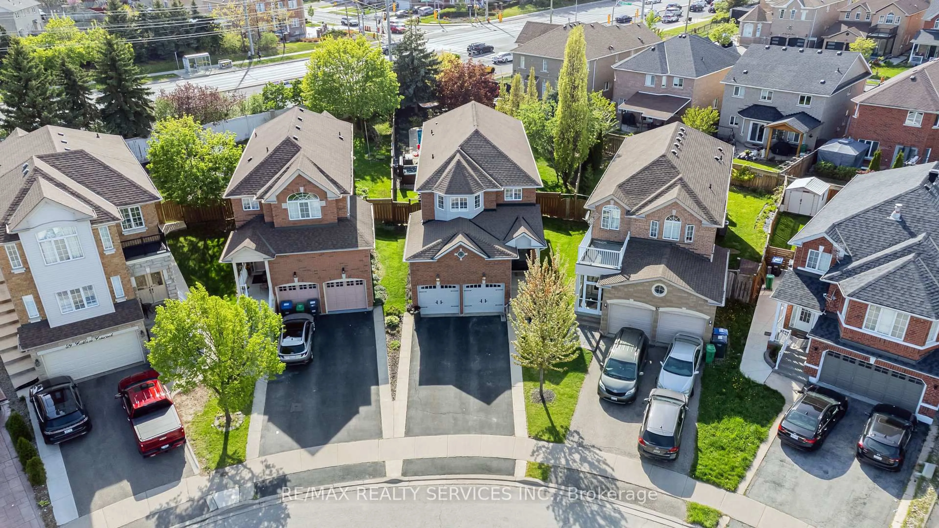 A pic from outside/outdoor area/front of a property/back of a property/a pic from drone, street for 45 Culture Cres, Brampton Ontario L6X 4X8