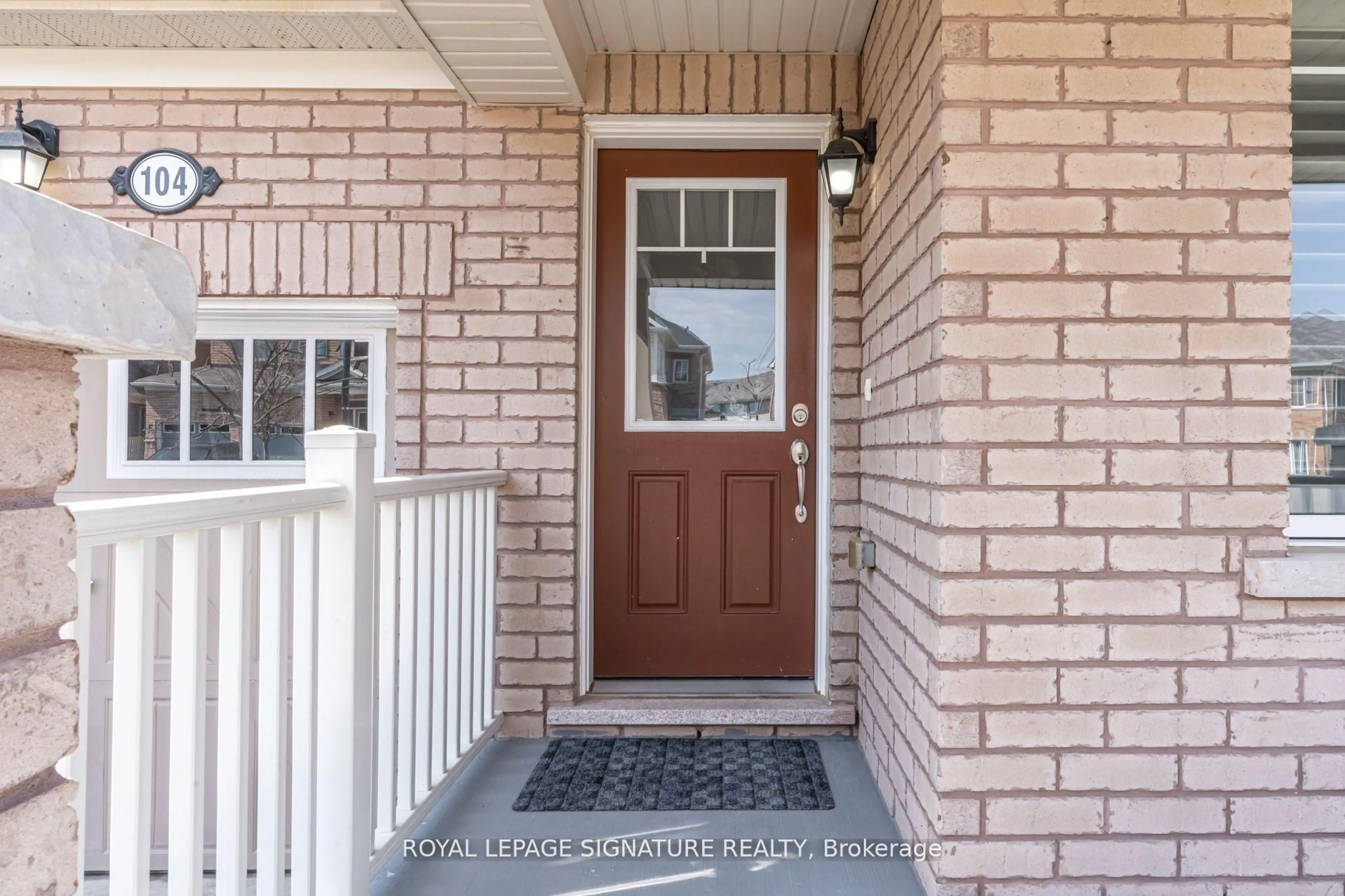 Indoor entryway for 104 Stedford Cres, Brampton Ontario L7A 4P7