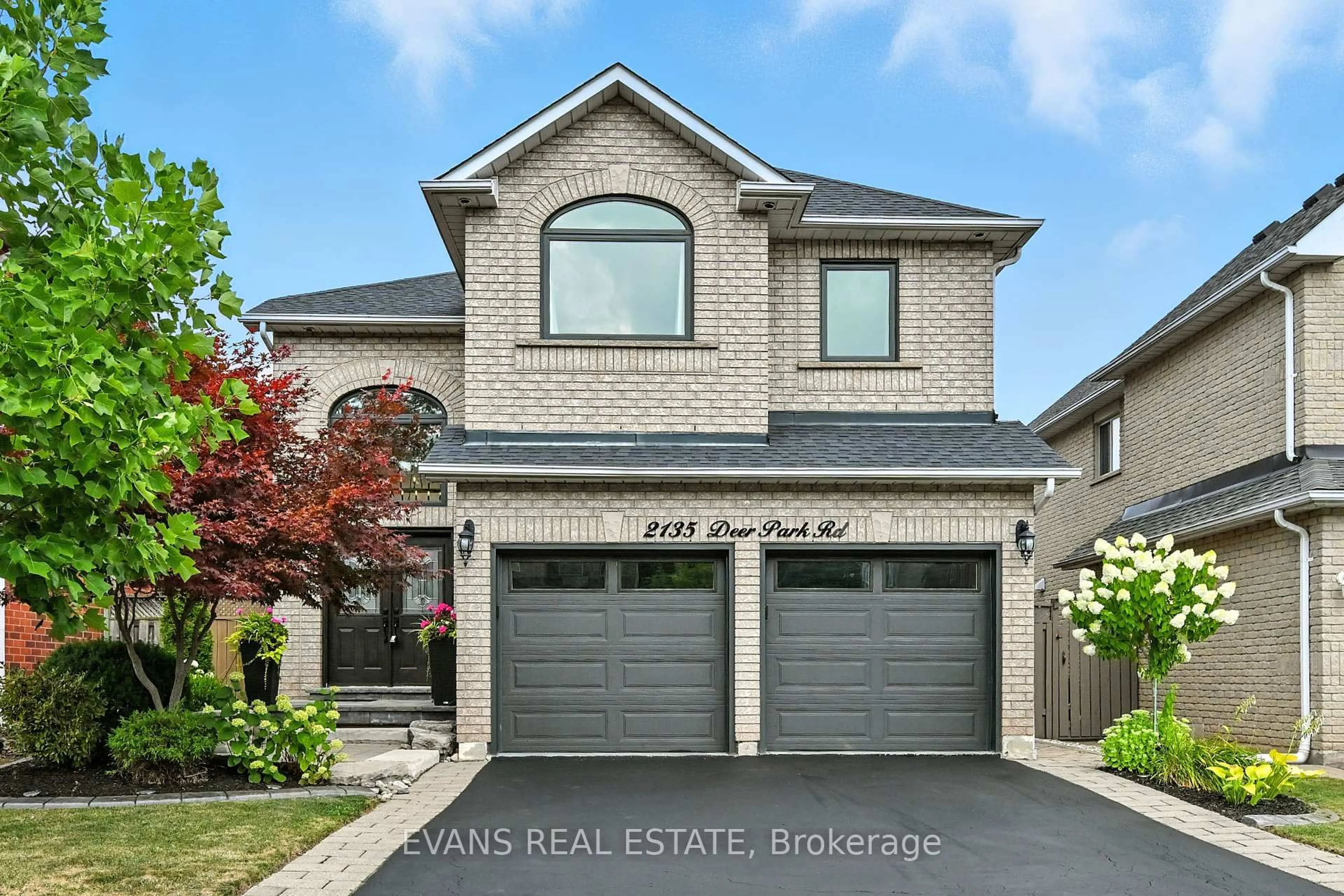 Home with brick exterior material, street for 2135 Deer Park Rd, Oakville Ontario L6M 3X4