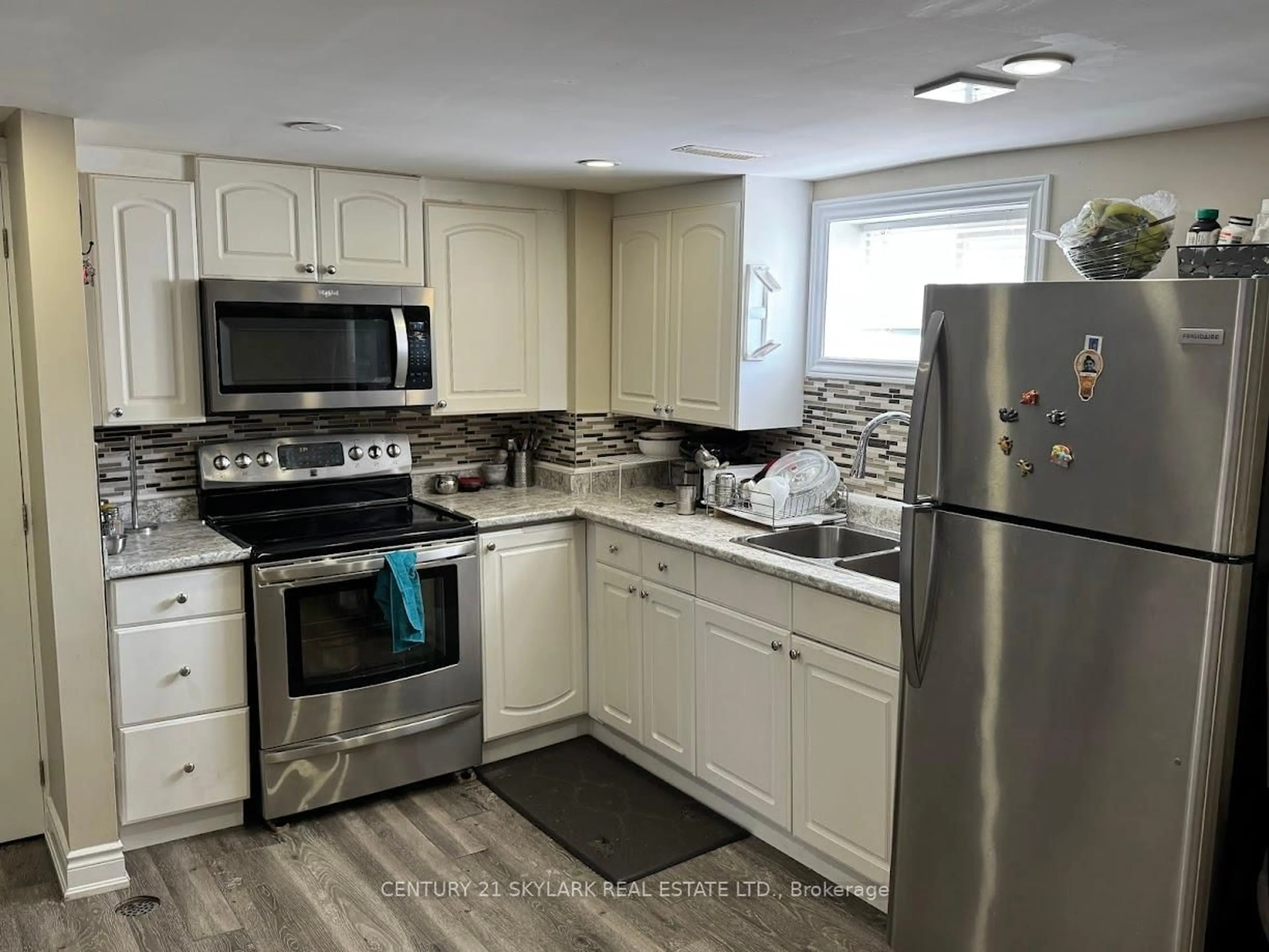 Unknown for 44 Deeside Cres, Brampton Ontario L6T 3L7